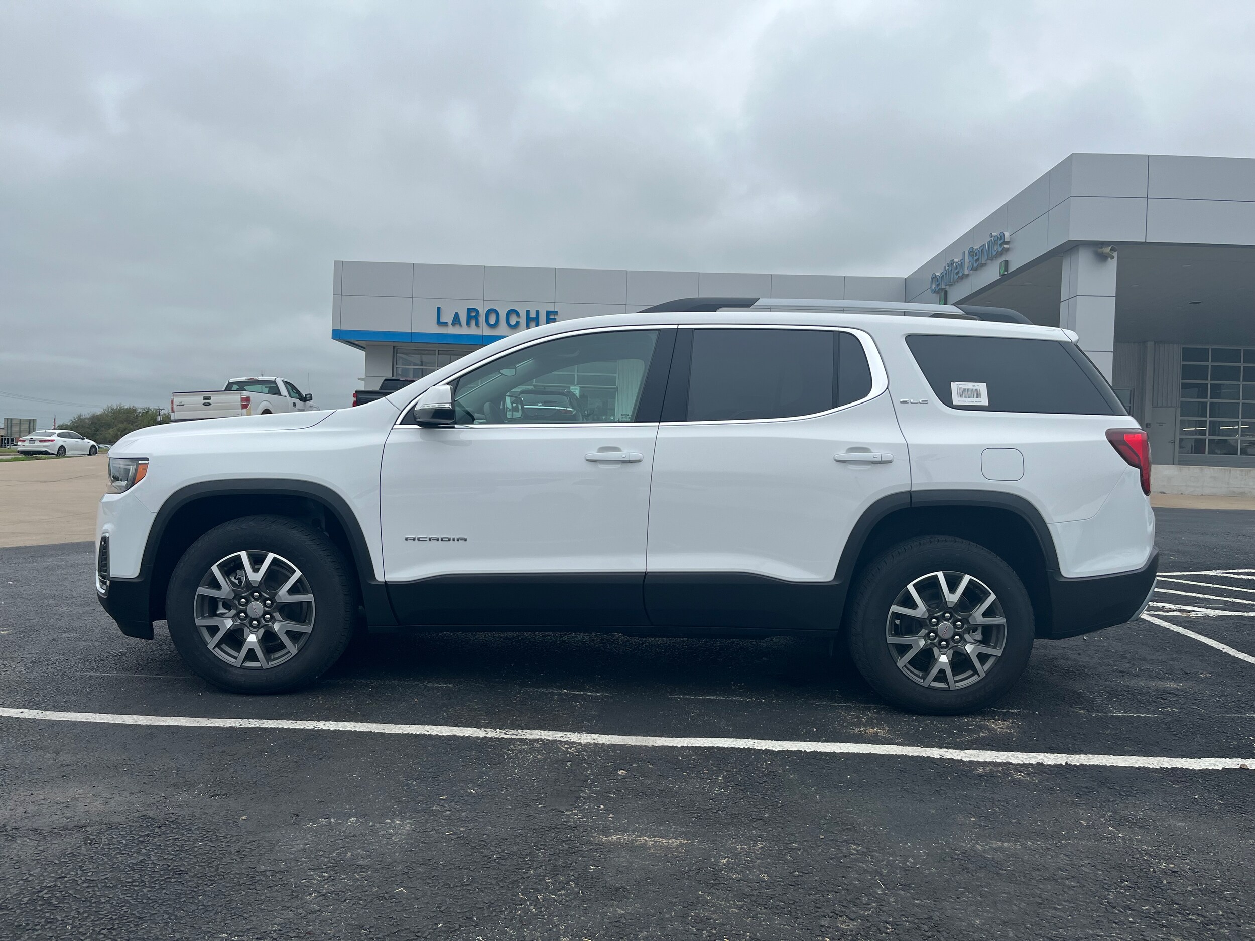 2023 Gmc Acadia SLE photo 2