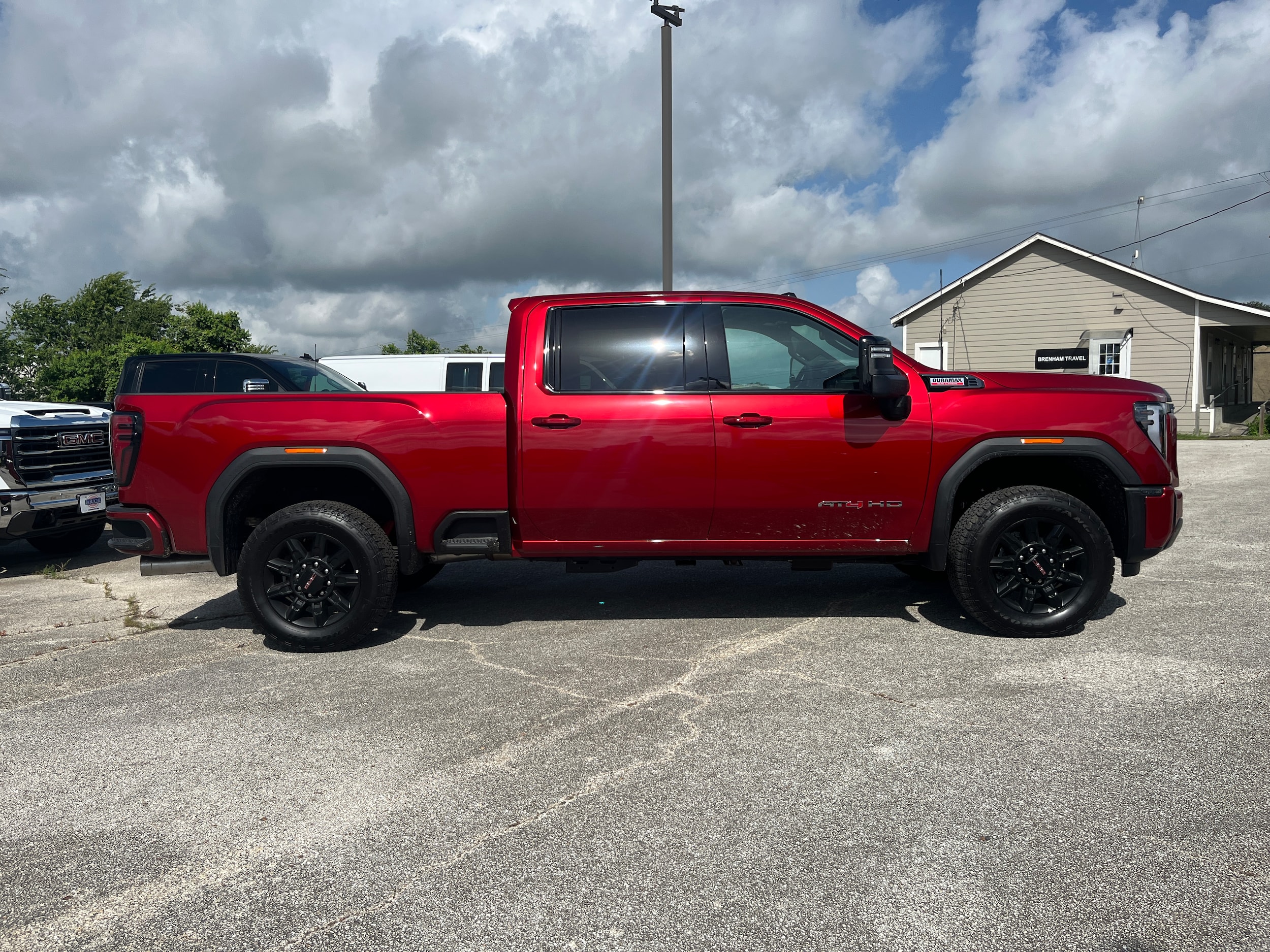 2026 GMC Sierra 2500HD AT4 - Photo 8
