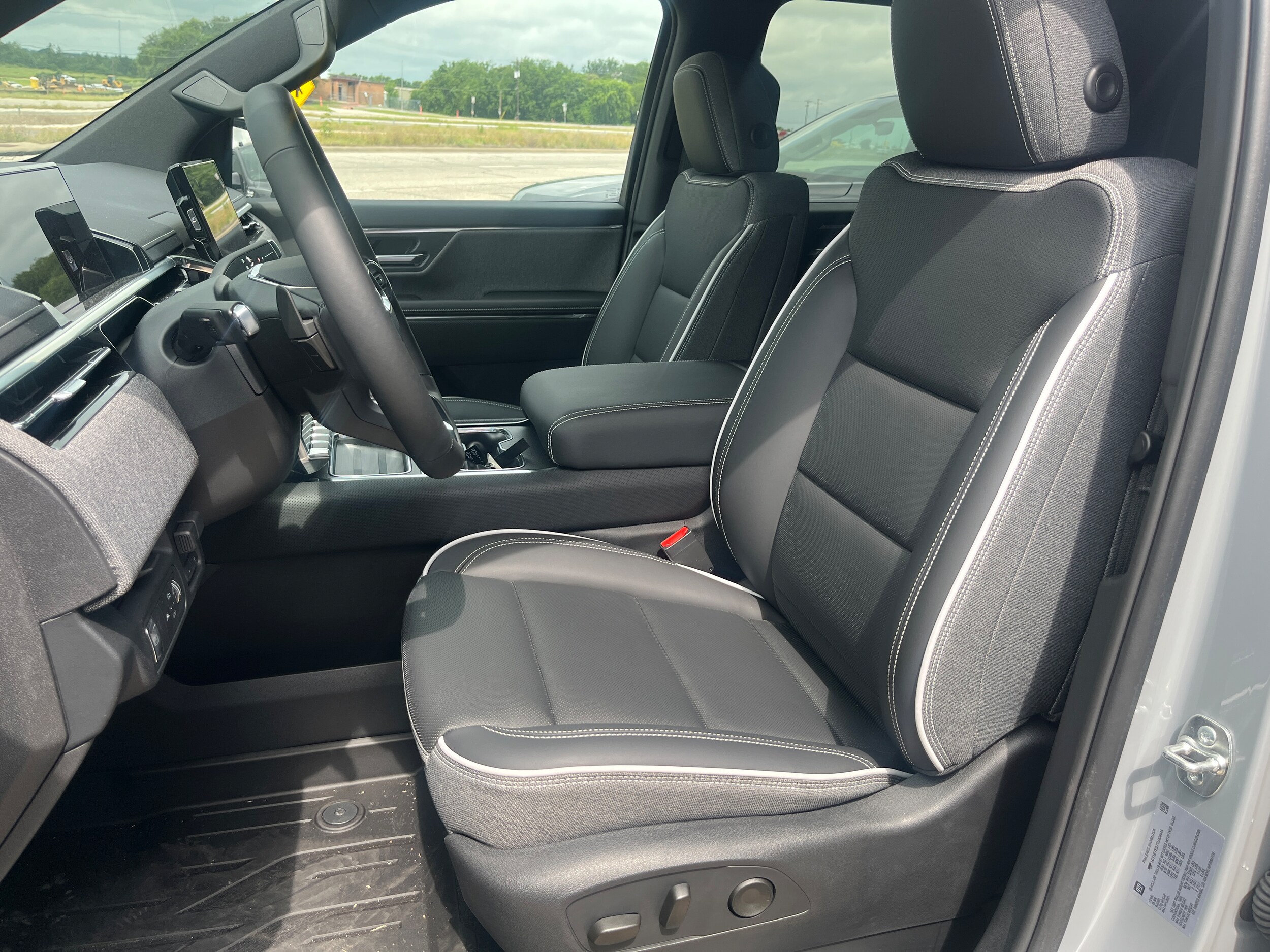 2026 GMC Sierra EV Elevation - Photo 10