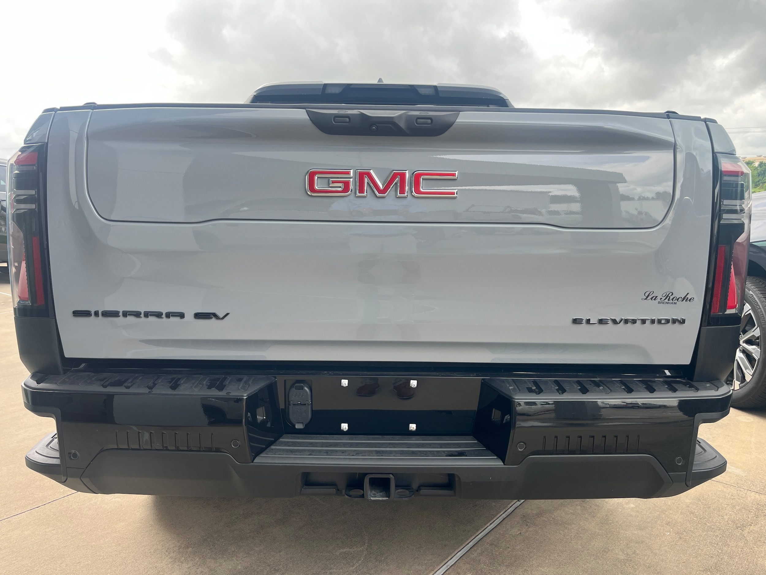 2026 GMC Sierra EV Elevation - Photo 18