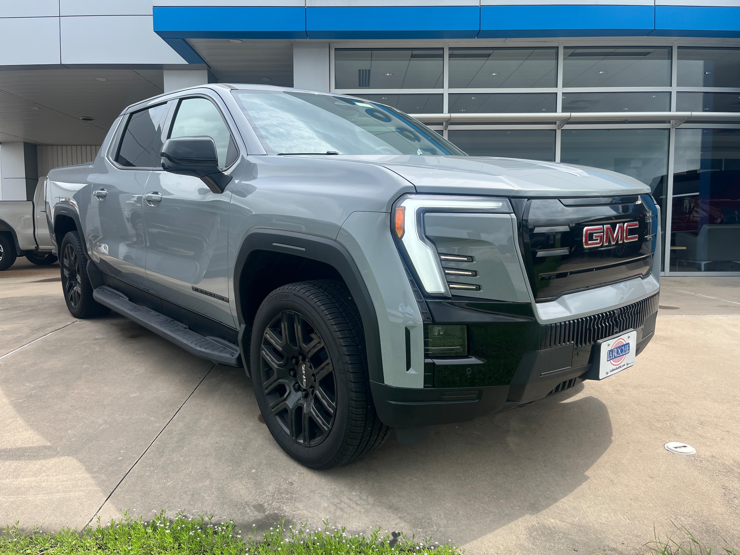 2026 GMC Sierra EV Elevation - Photo 9
