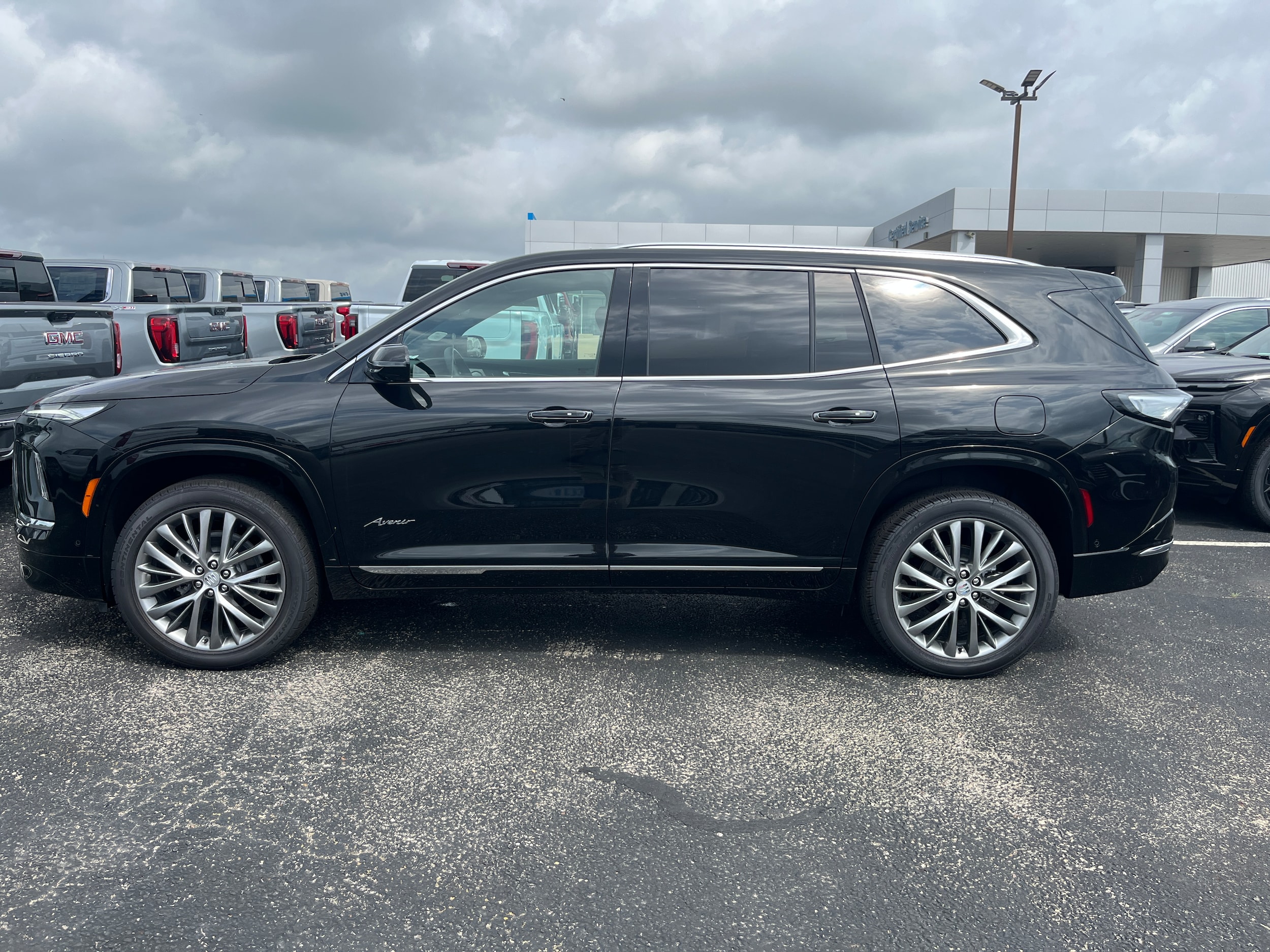 2026 Buick Enclave Avenir - Photo 2