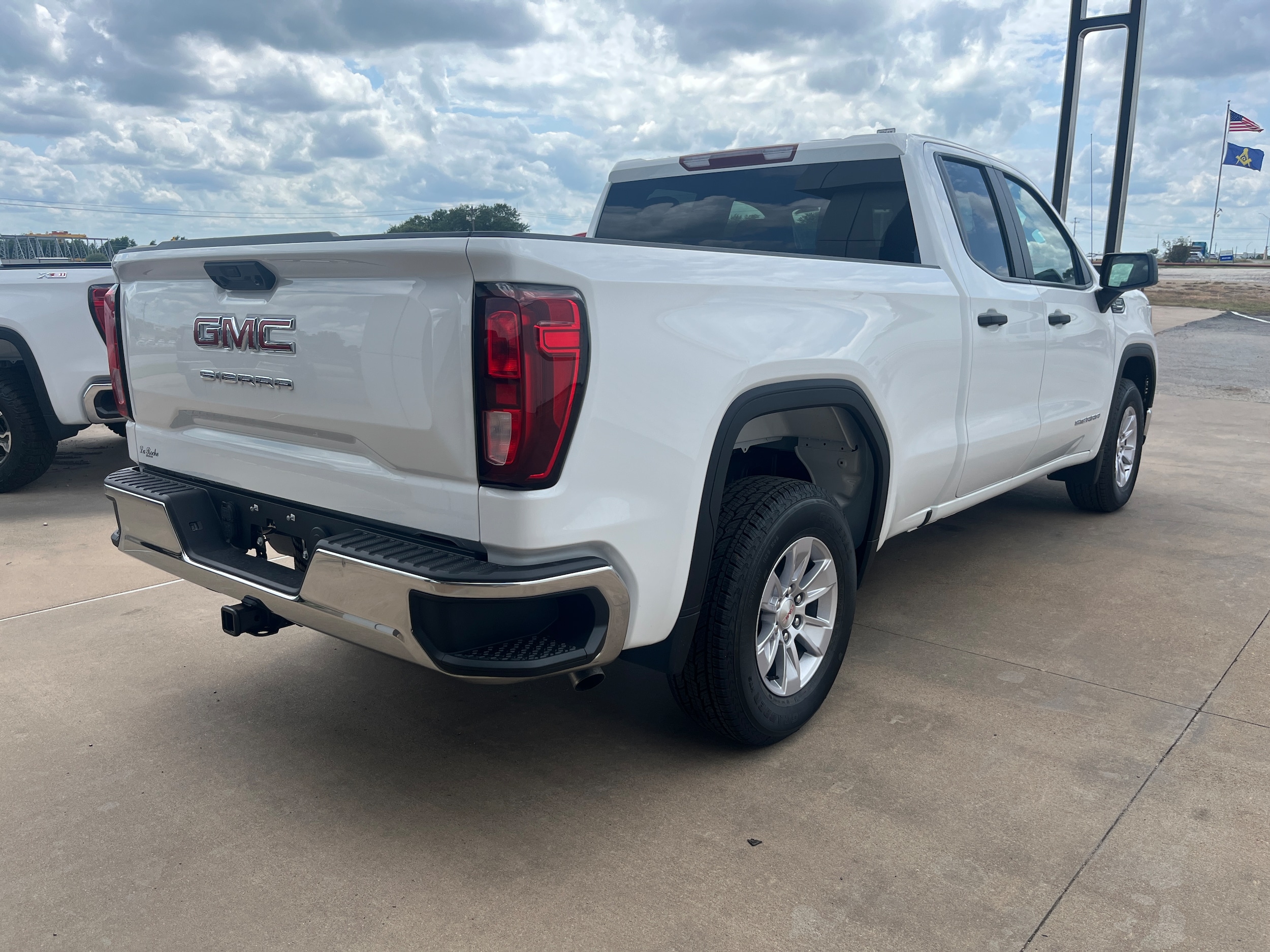 2026 GMC Sierra 1500 Pro - Photo 4