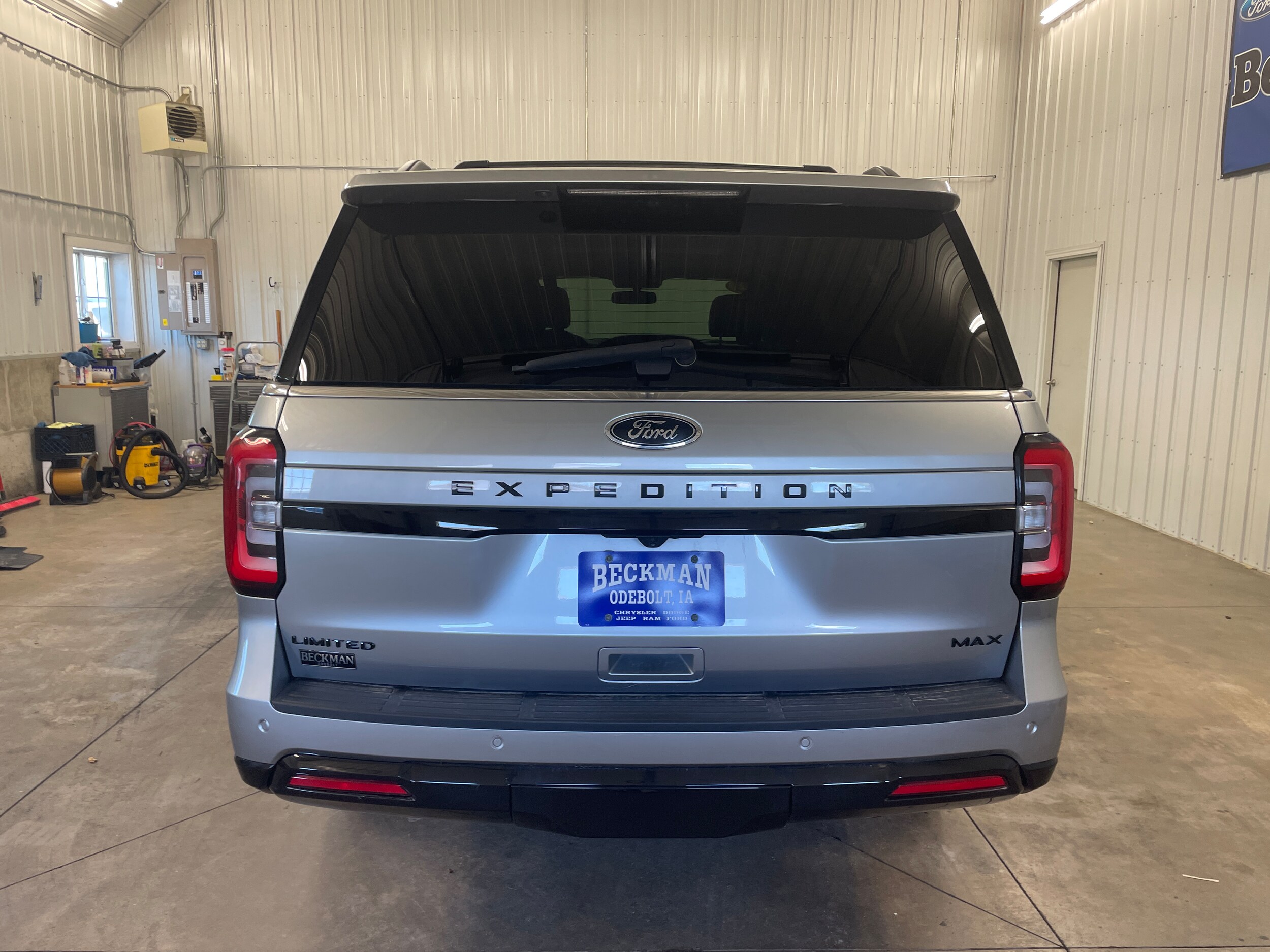 2023 Ford Expedition MAX Limited photo 4