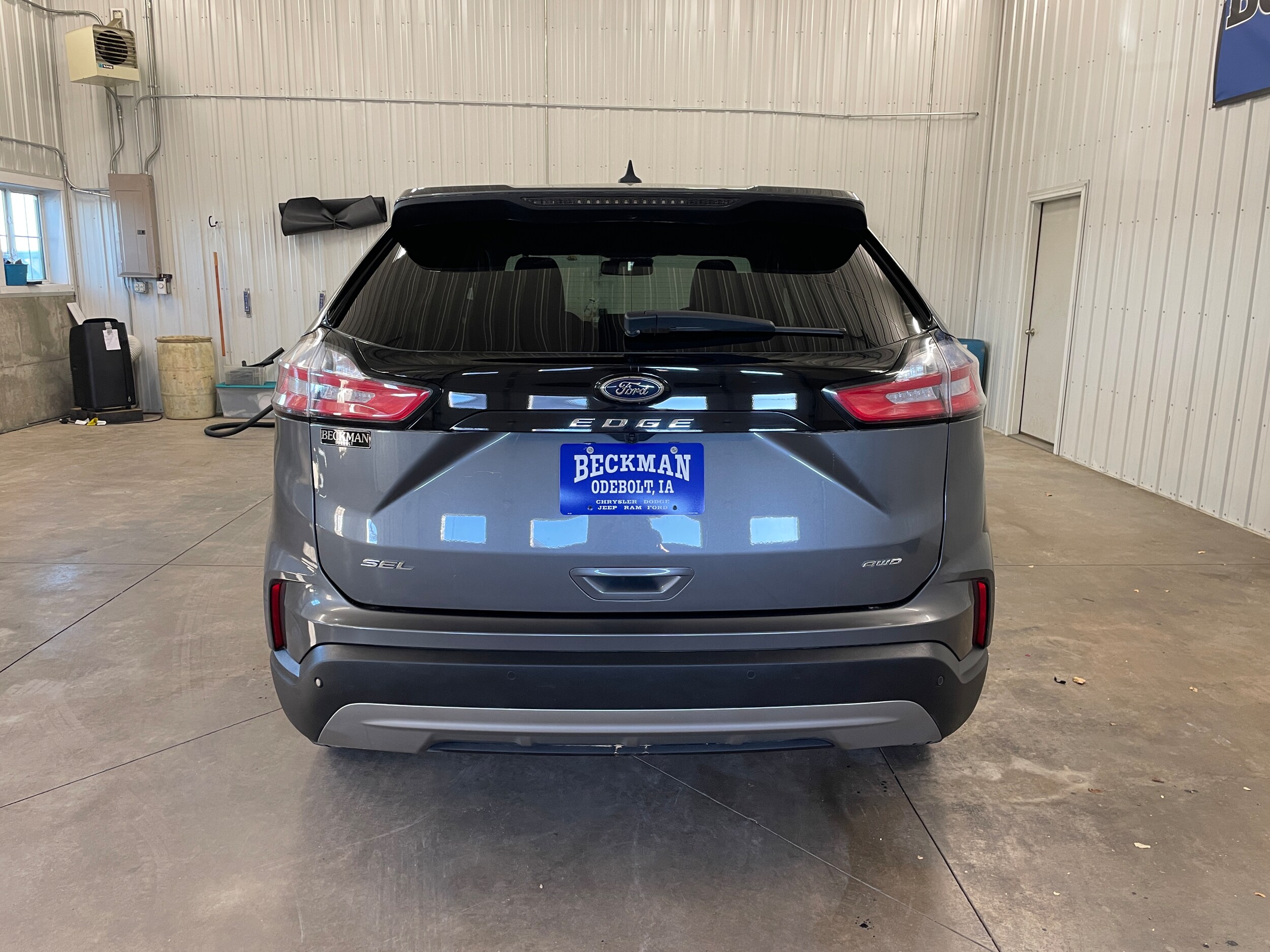2022 Ford Edge SEL photo 3