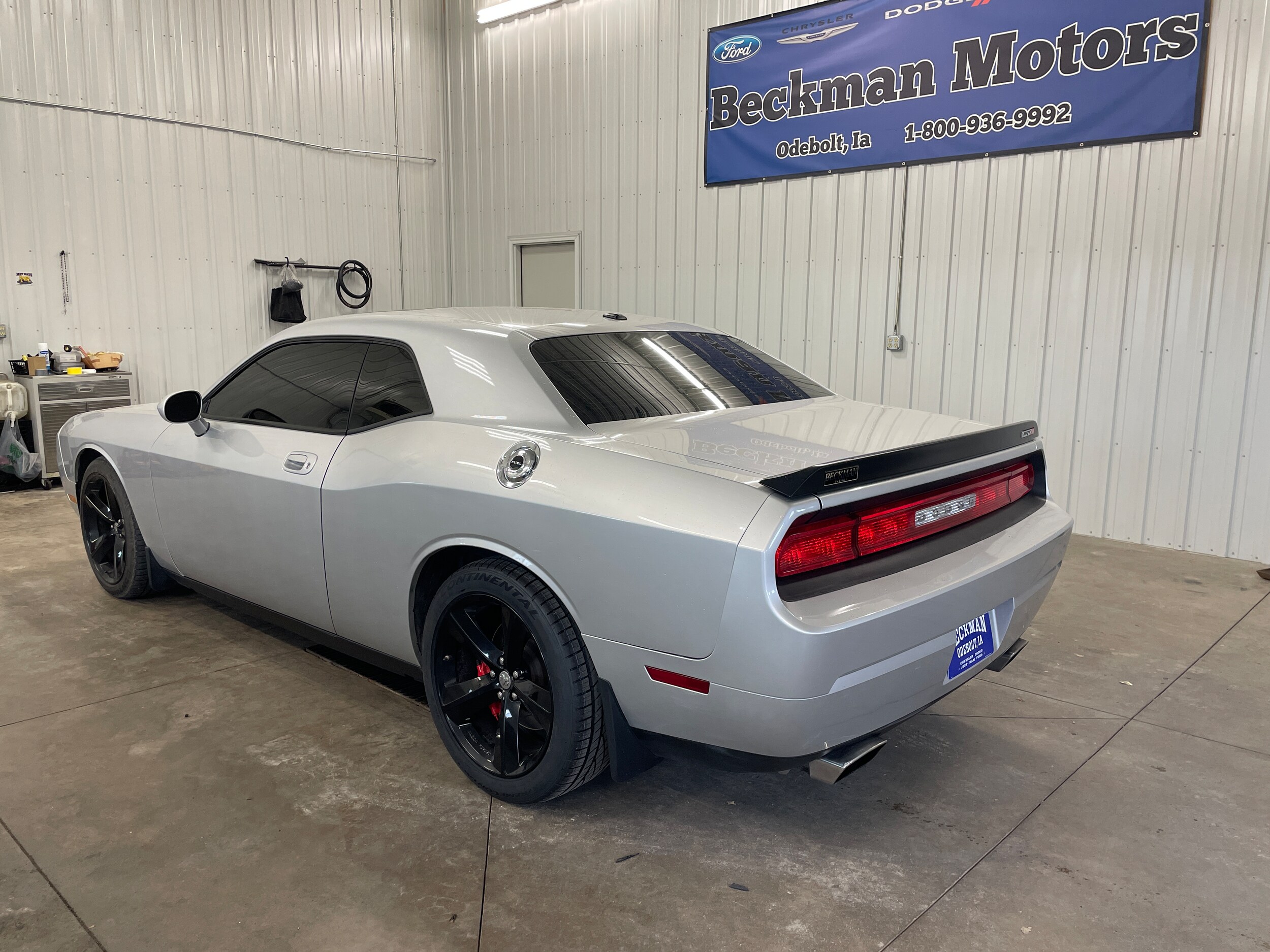 2010 Dodge Challenger SRT8 photo 3