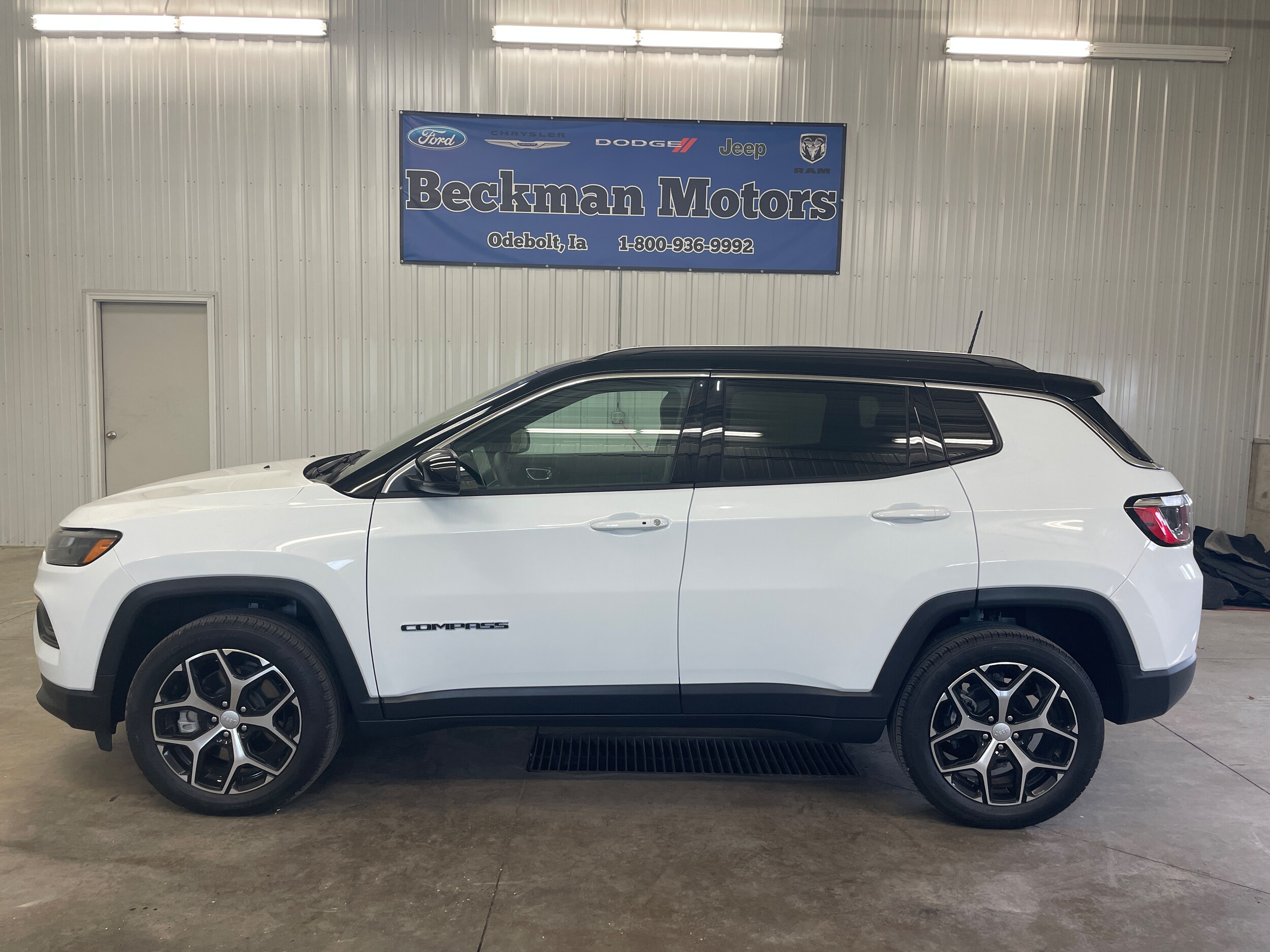 2024 Jeep Compass Limited photo 2