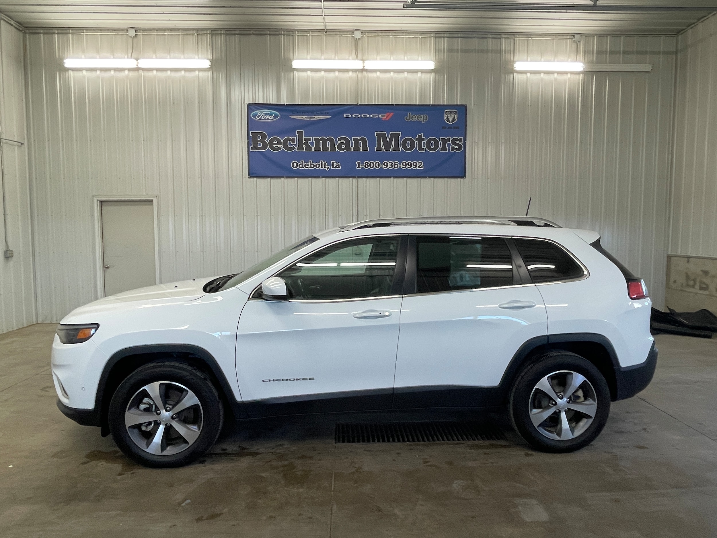 Used 2021 Jeep Cherokee Limited with VIN 1C4PJMDX4MD117783 for sale in Odebolt, IA