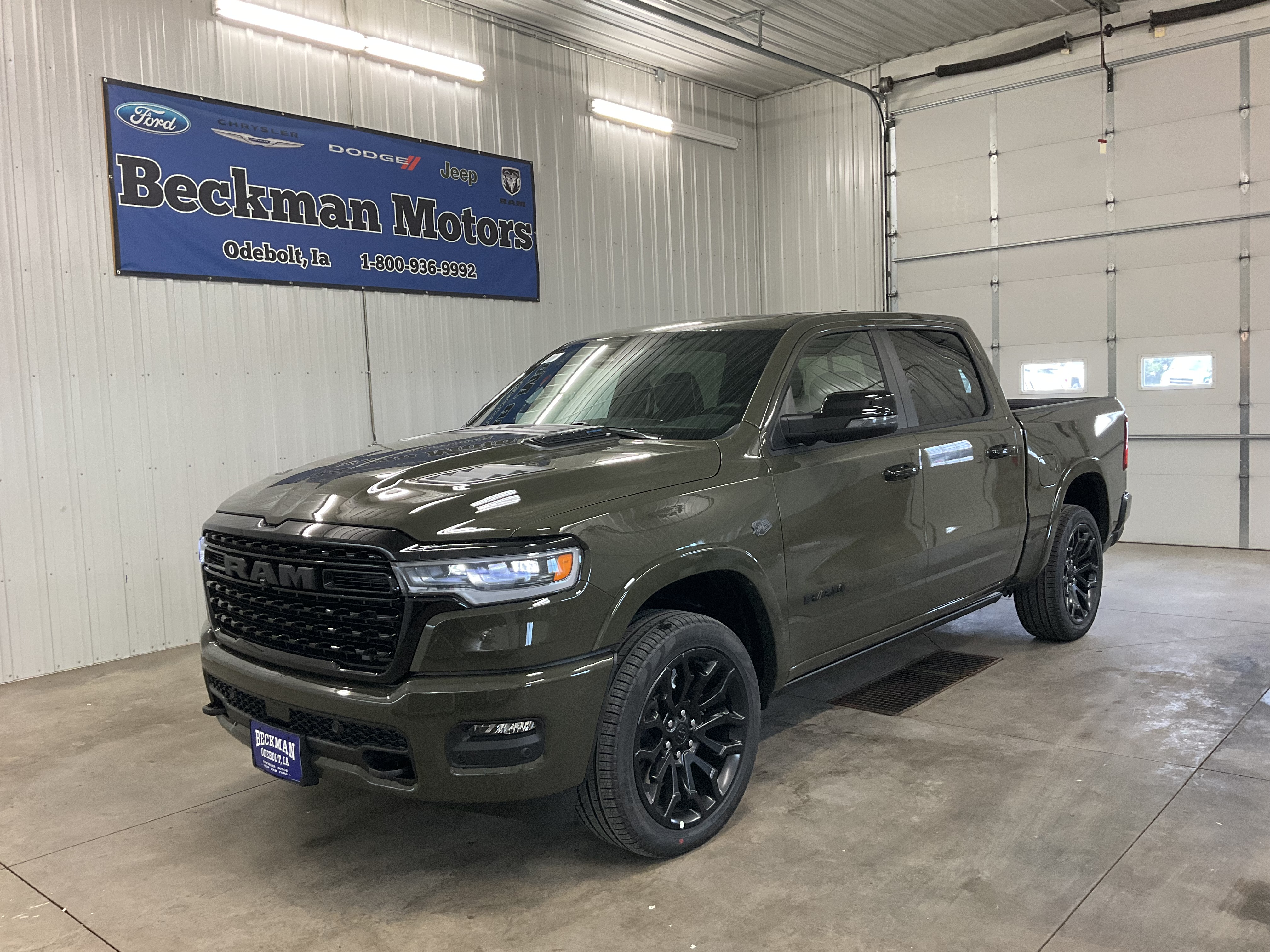 2027 Ram 1500 LIMITED CREW CAB 4X4 5'7 BOX Pickup