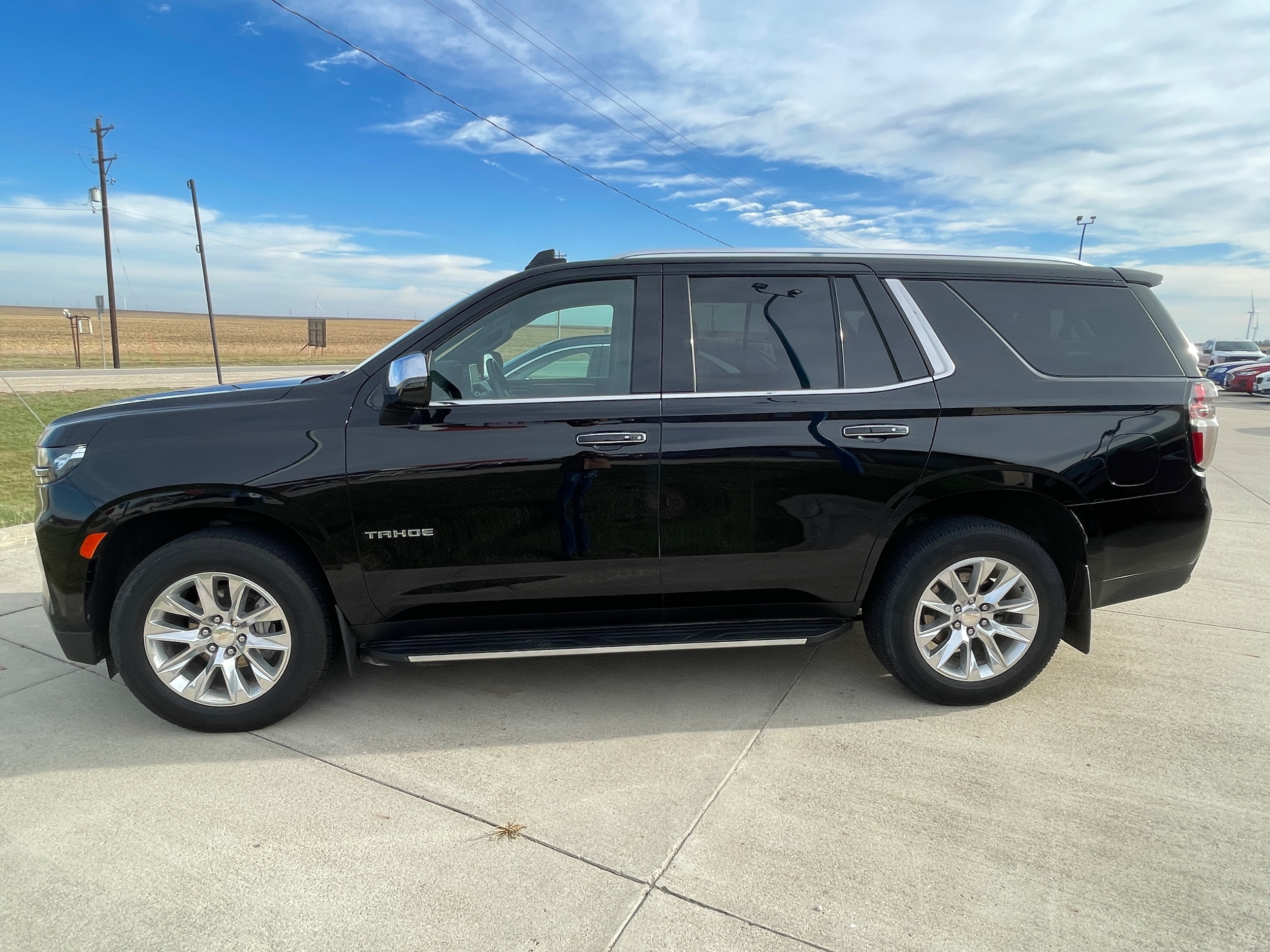 Used 2022 Chevrolet Tahoe Premier with VIN 1GNSKSKDXNR129727 for sale in Odebolt, IA