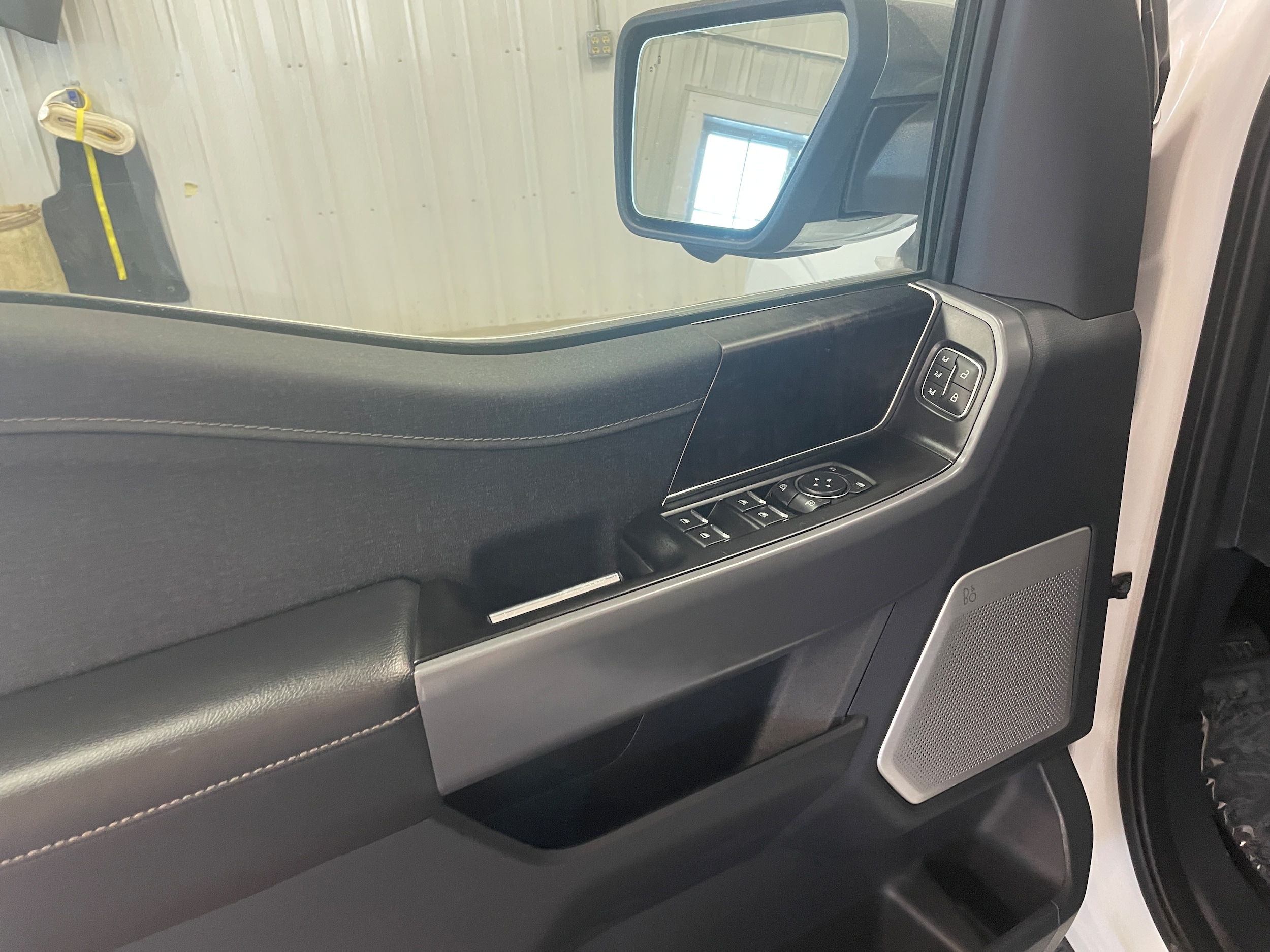 2022 Ford F-150 Lariat - Photo 11