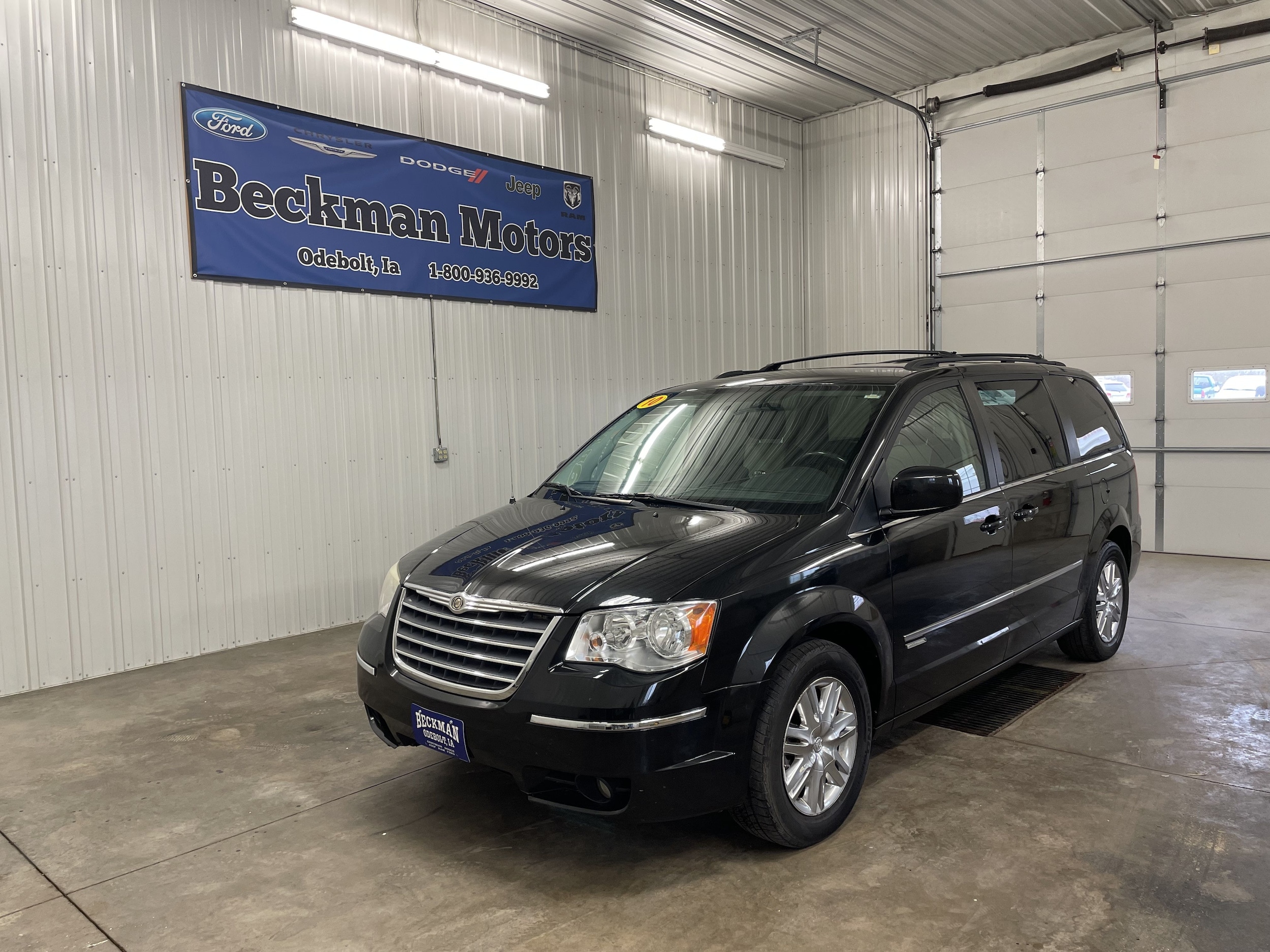 2010 Chrysler Town & Country Touring