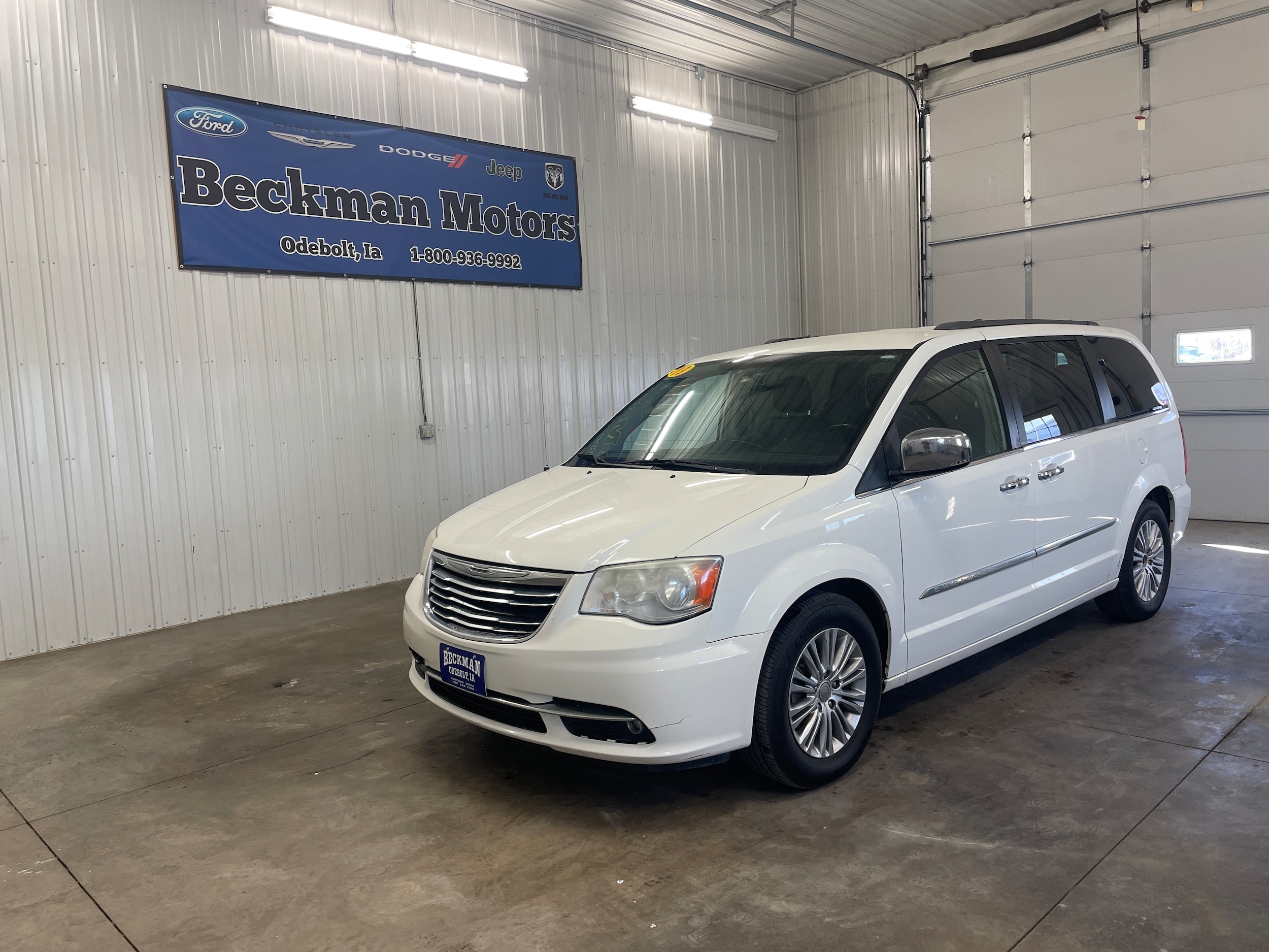 2013 Chrysler Town & Country Touring-L