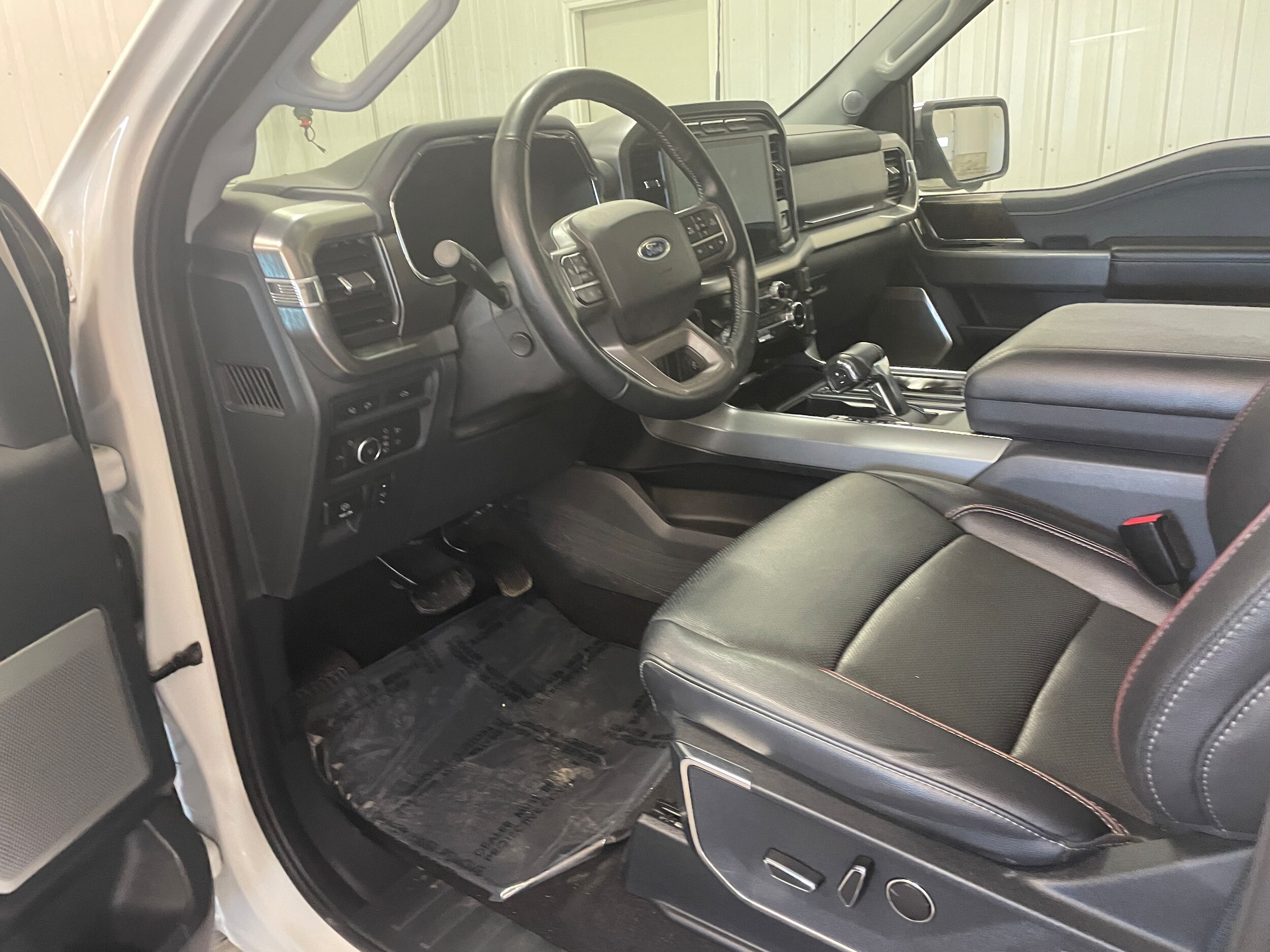 2022 Ford F-150 Lariat - Photo 12