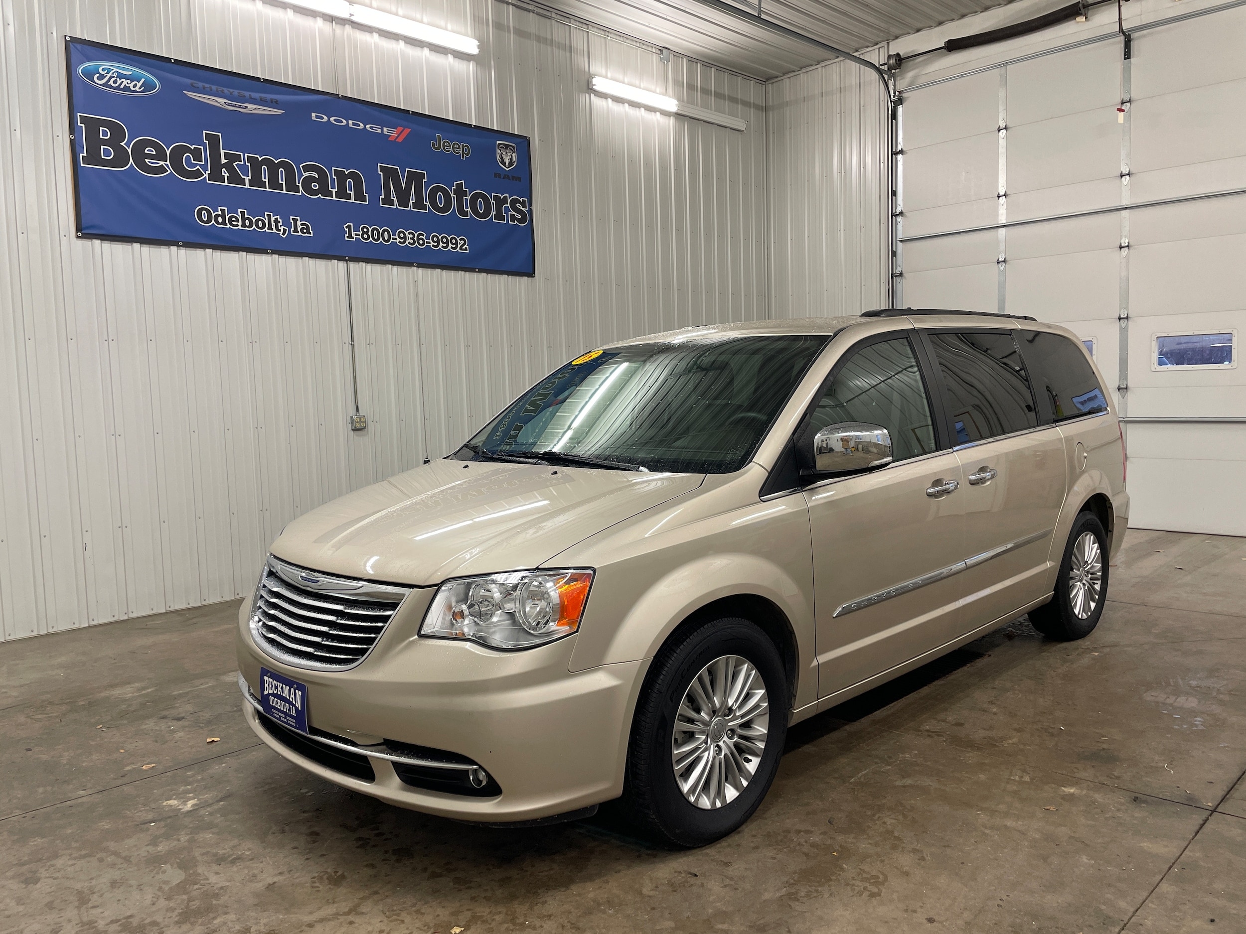 2015 Chrysler Town & Country Touring-L
