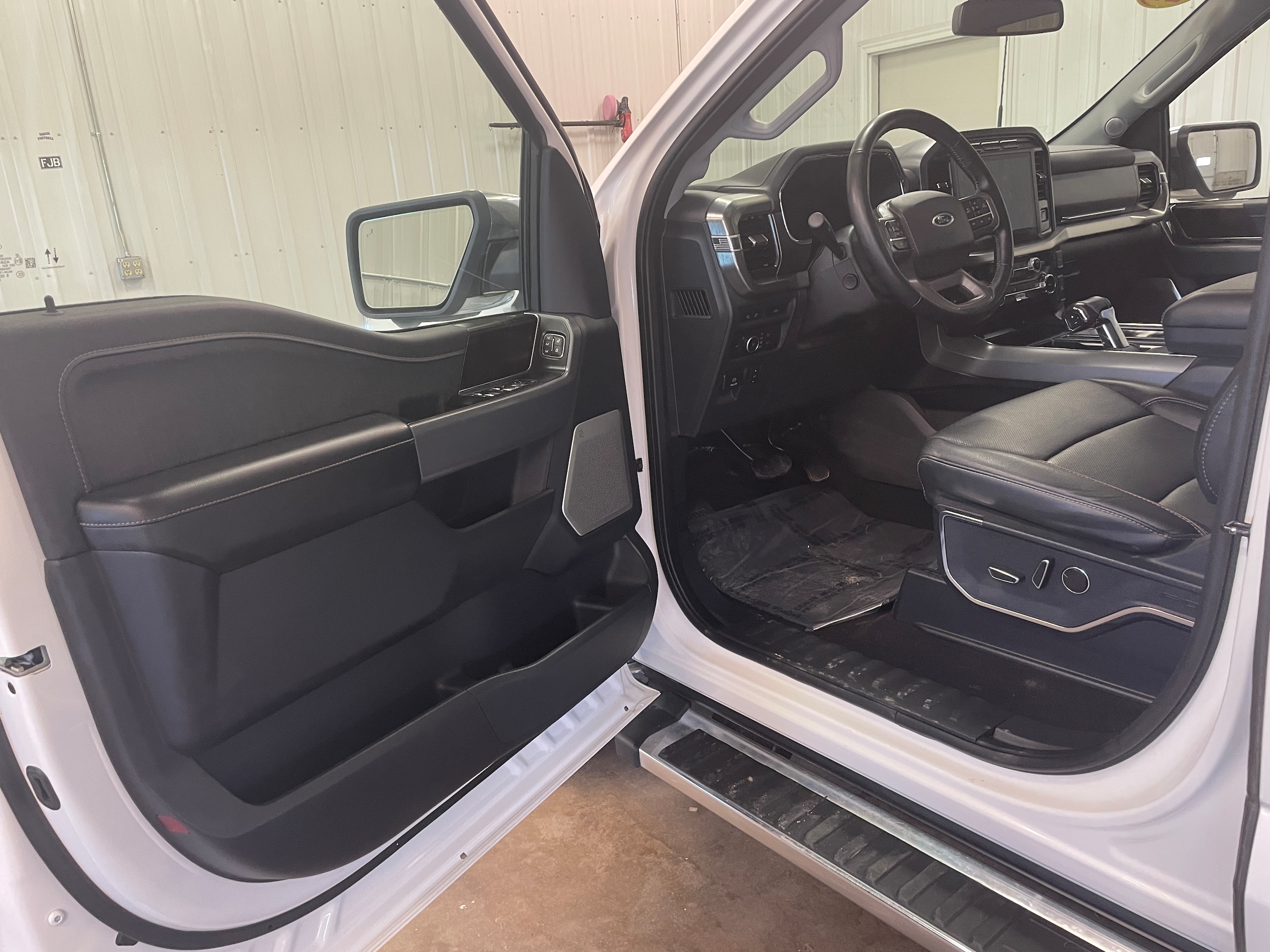 2022 Ford F-150 Lariat - Photo 9