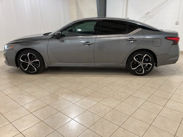 2024 Nissan Altima 2.5 SR photo 2