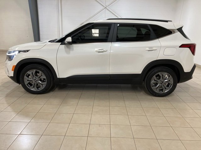 2024 Kia Seltos S photo 2