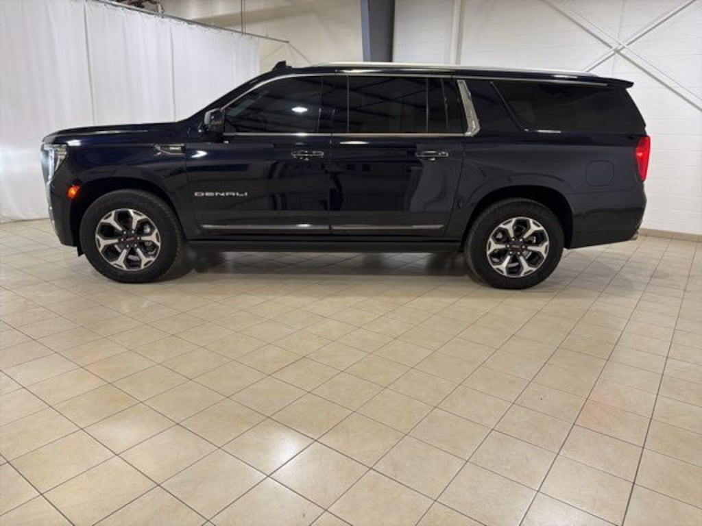 Used 2023 GMC Yukon XL Denali Ultimate SUV