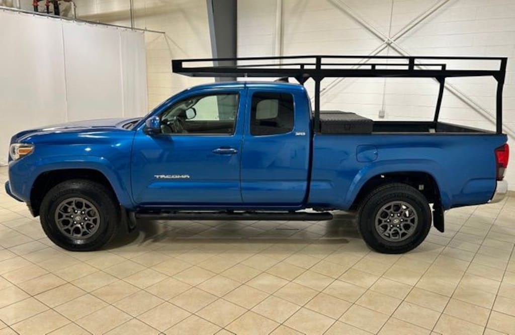 Used 2018 Toyota Tacoma SR5 Truck