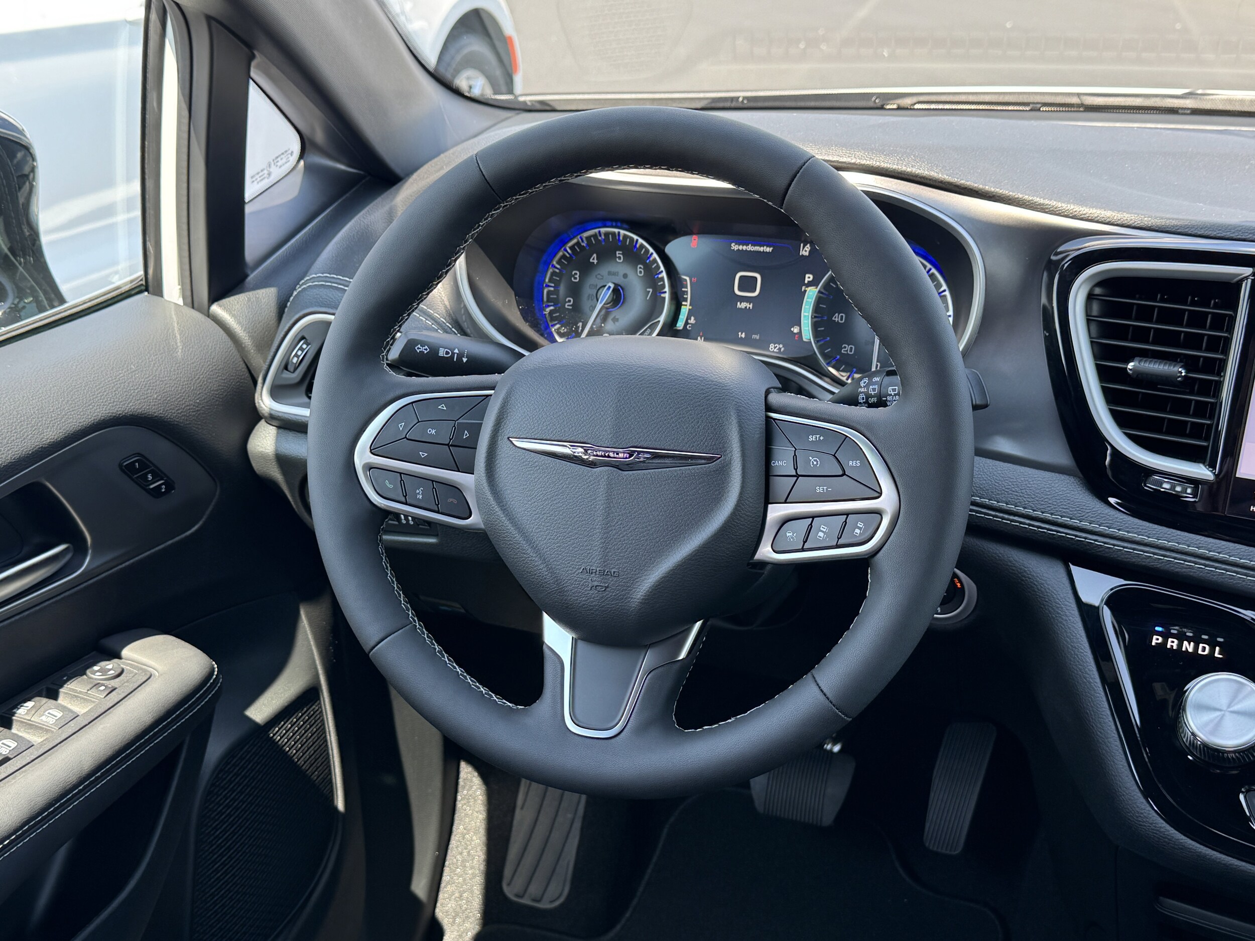 2026 Chrysler Pacifica Select - Photo 14
