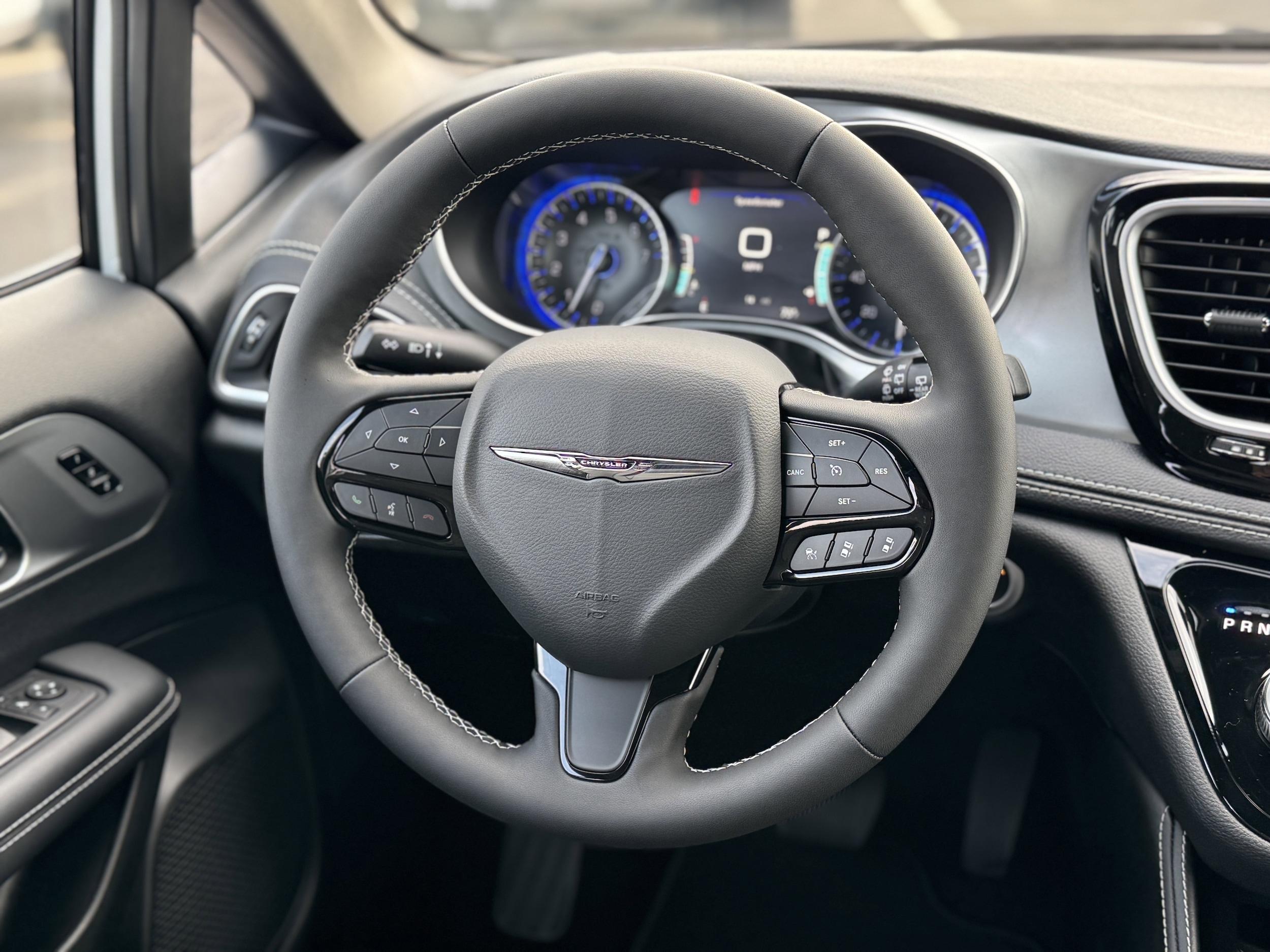 2026 Chrysler Pacifica Select - Photo 15