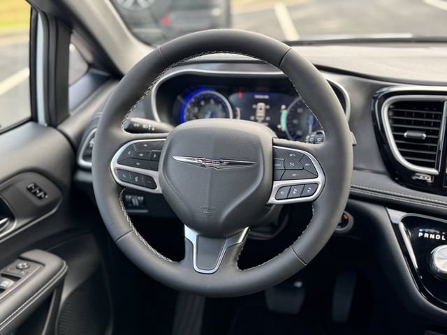 2026 Chrysler Pacifica Limited - Photo 16