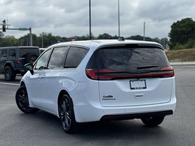 2026 Chrysler Pacifica Limited - Photo 6