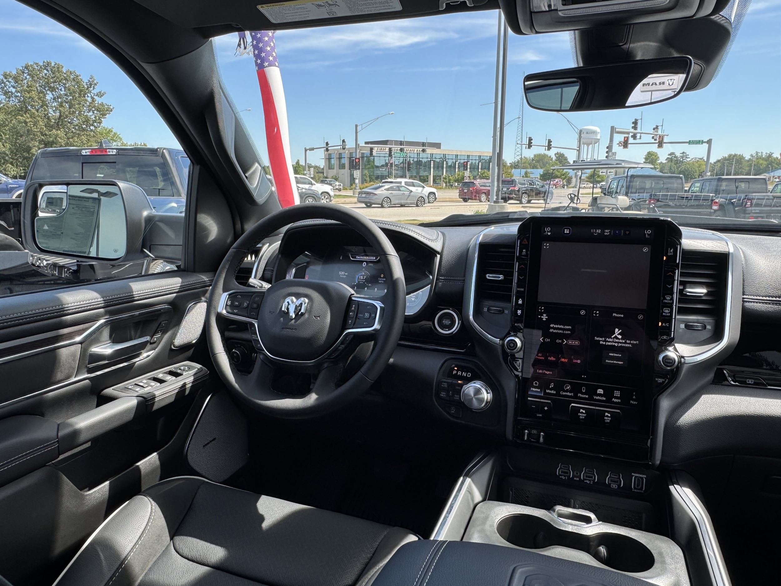 2026 RAM 1500 Laramie - Photo 17