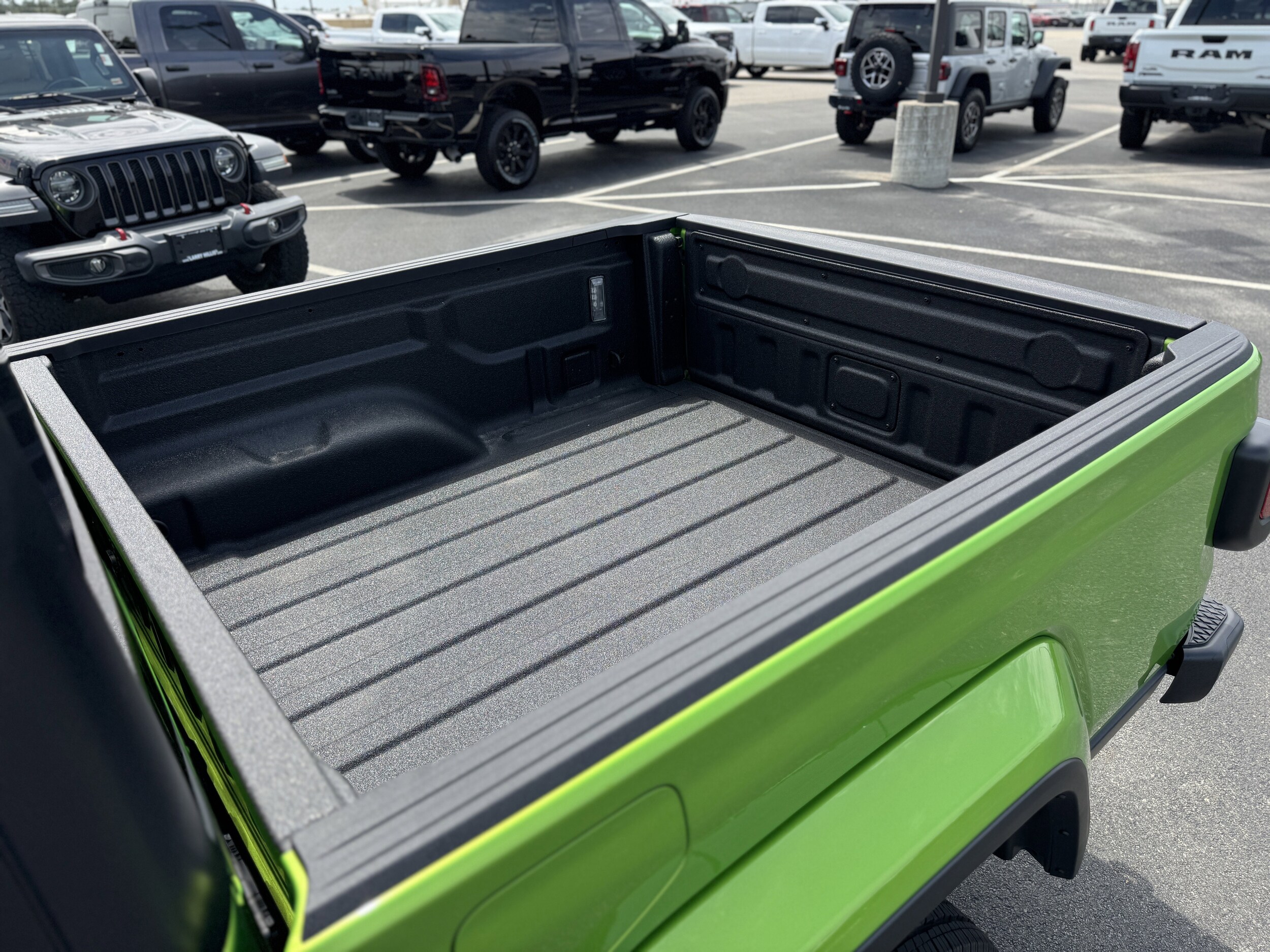 2025 Jeep Gladiator Sport S - Photo 11