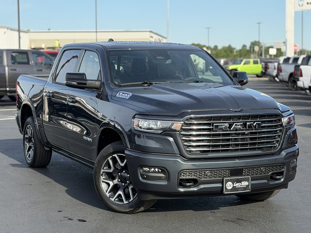 New 2026 Ram 1500 LARAMIE CREW CAB 4X4 5'7 BOX Pickup
