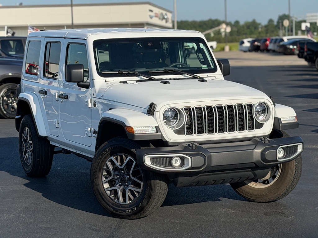 Used 2025 Jeep Wrangler Sahara SUV