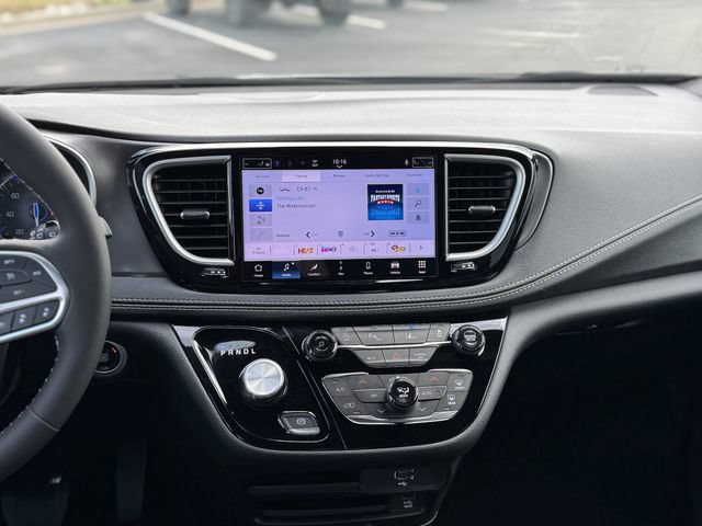 2026 Chrysler Pacifica Limited - Photo 17