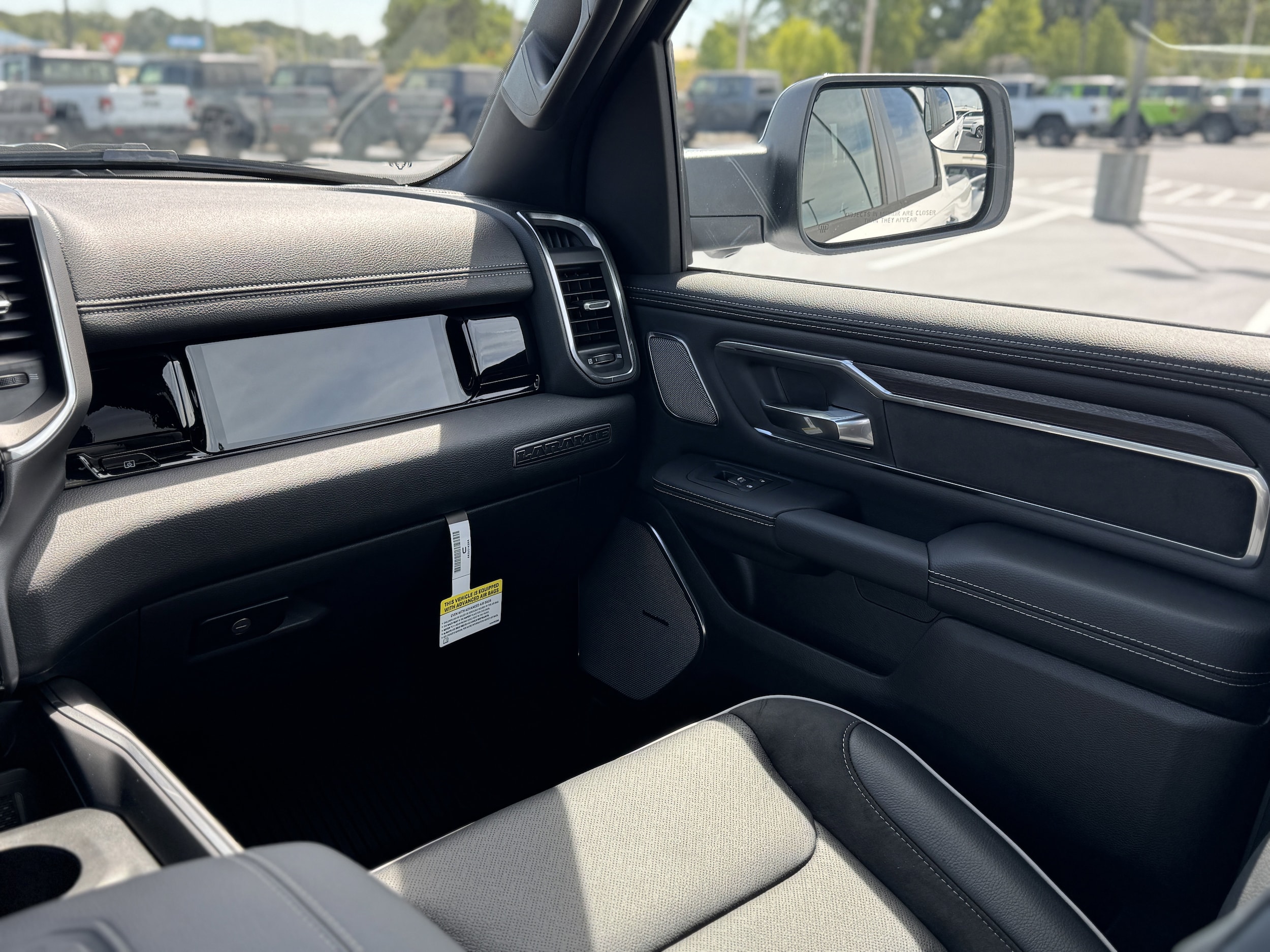 2026 RAM 1500 Laramie - Photo 19