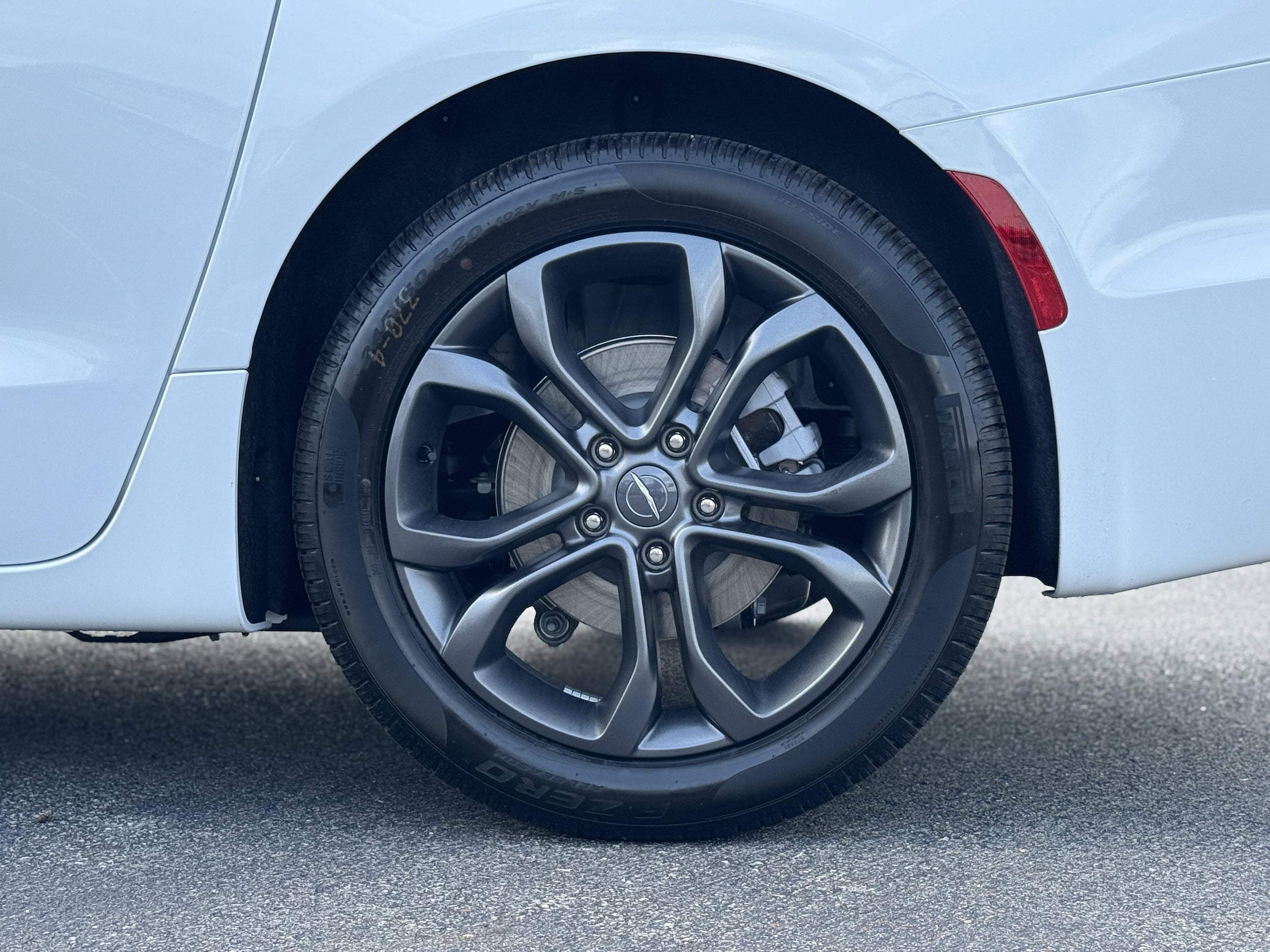 2026 Chrysler Pacifica Limited - Photo 10