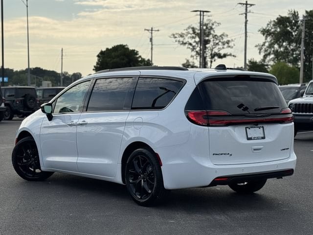 2026 Chrysler Pacifica Select - Photo 8