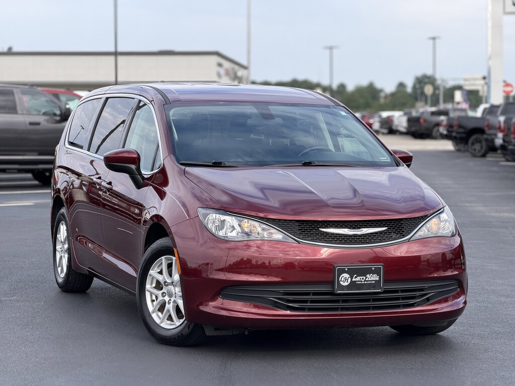 Used 2020 Chrysler Voyager LX Minivan/Van