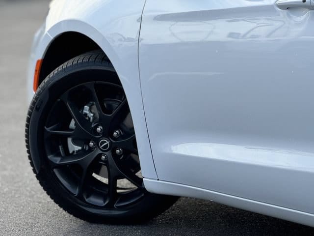 2026 Chrysler Pacifica Select - Photo 9