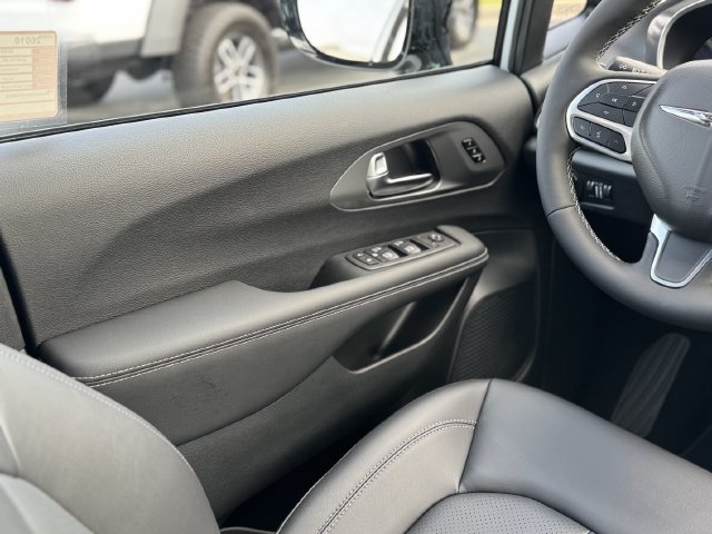 2026 Chrysler Pacifica Limited - Photo 20