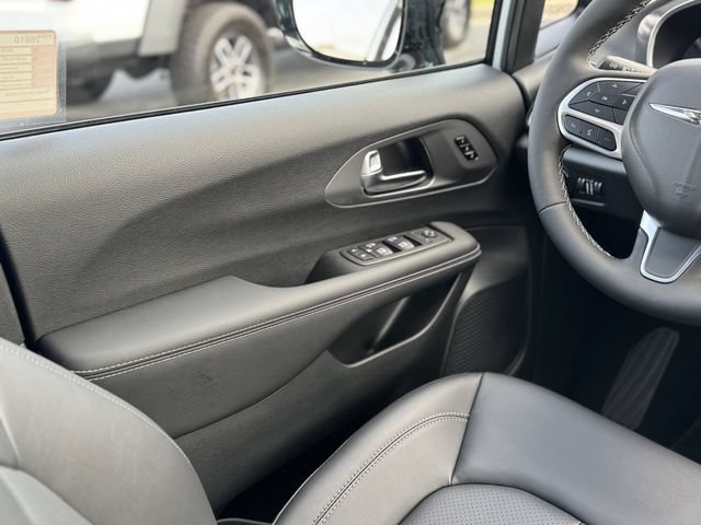 2026 Chrysler Pacifica Limited - Photo 20