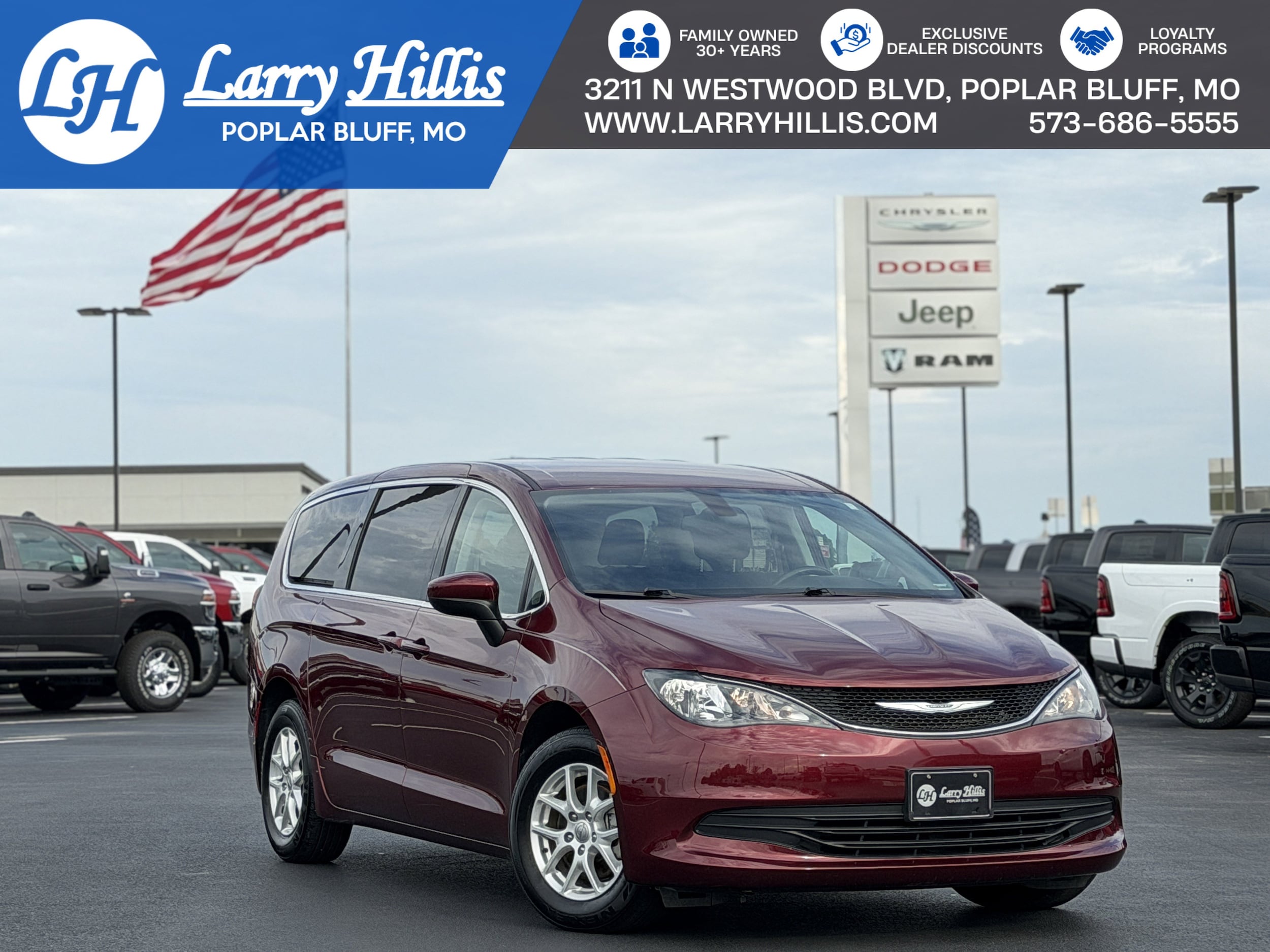 2020 Chrysler Voyager LX's photo