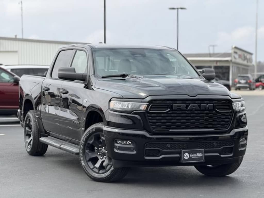 New 2026 Ram 1500 EXPRESS CREW CAB 4X4 5'7 BOX Pickup