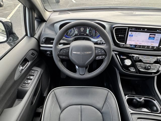 2026 Chrysler Pacifica Select - Photo 14