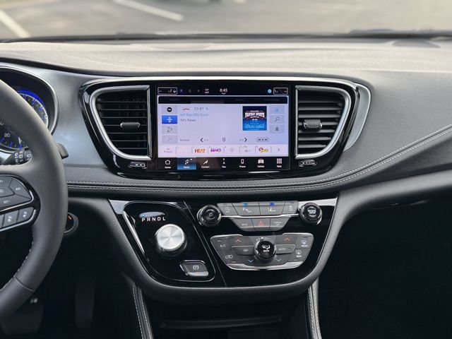 2026 Chrysler Pacifica Select - Photo 16