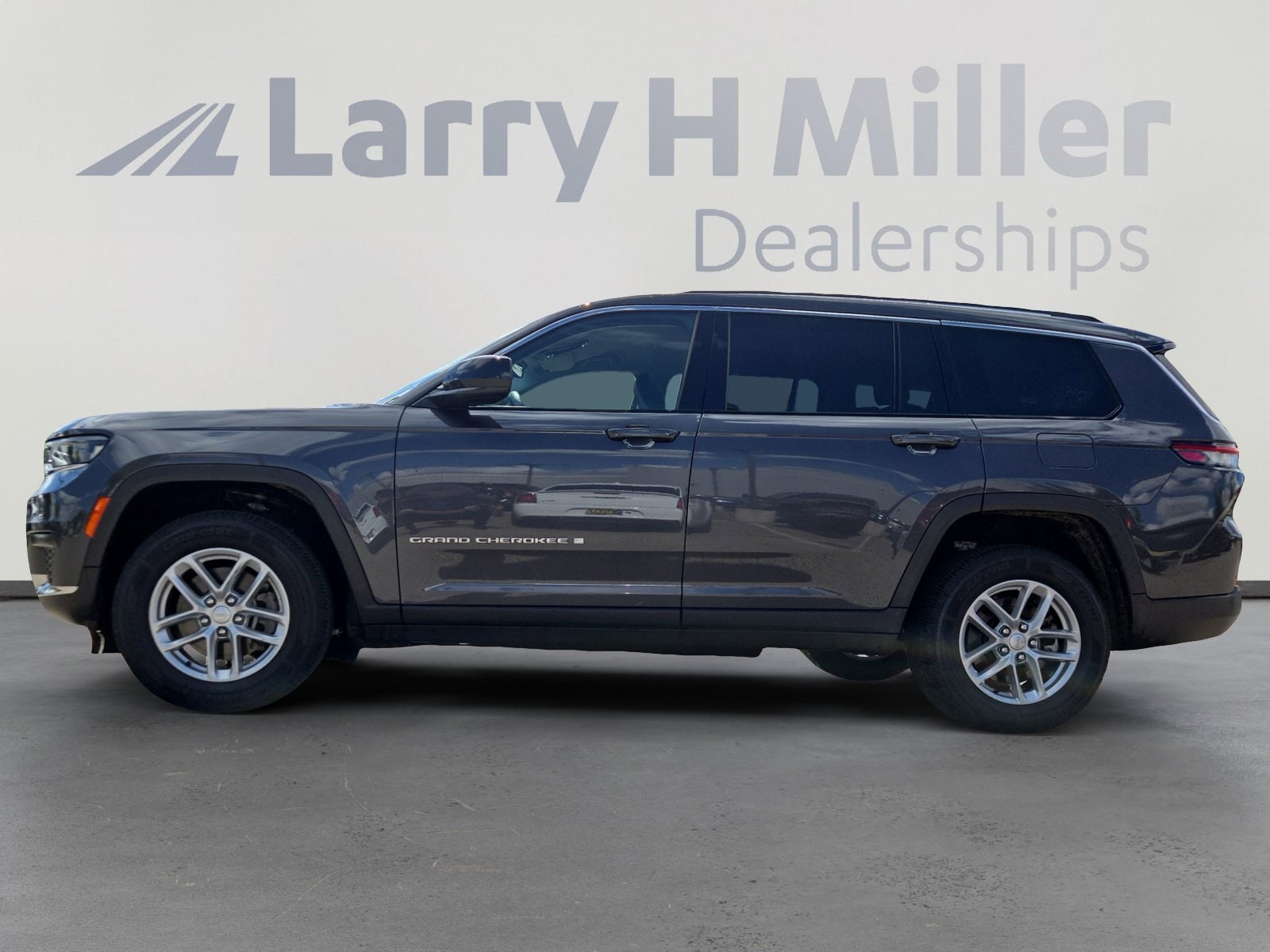 Used 2023 Jeep Grand Cherokee L Laredo with VIN 1C4RJKAG2P8881467 for sale in Albuquerque, NM