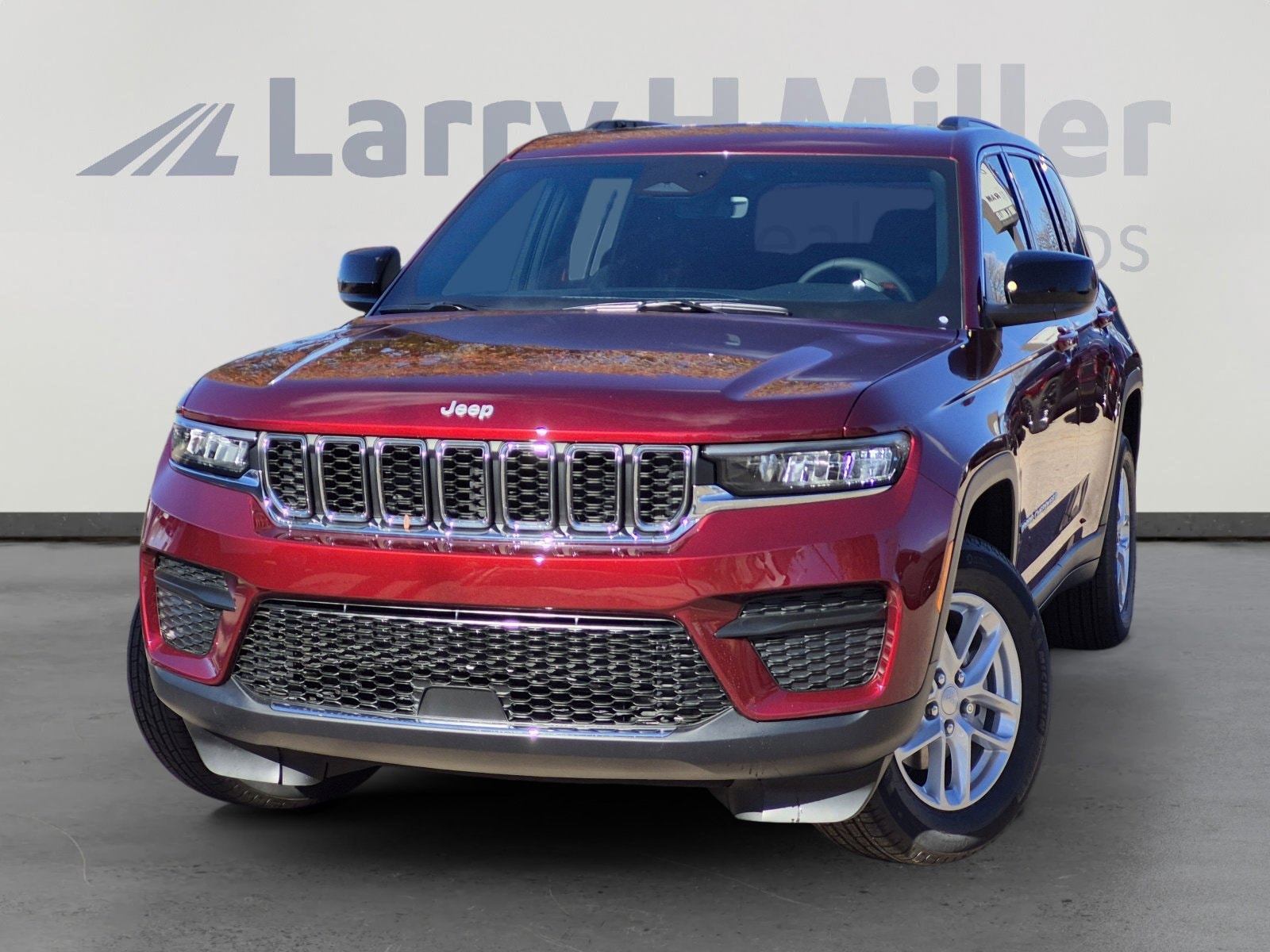 2025 Jeep Grand Cherokee Laredo's photo