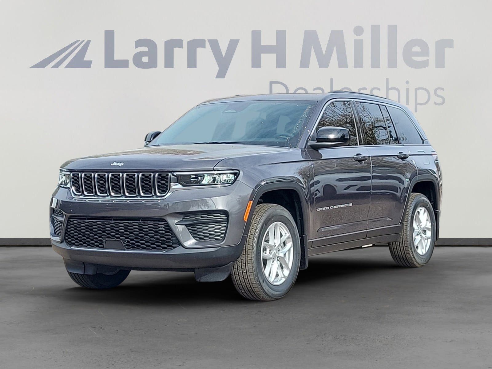 2025 Jeep Grand Cherokee Laredo's photo