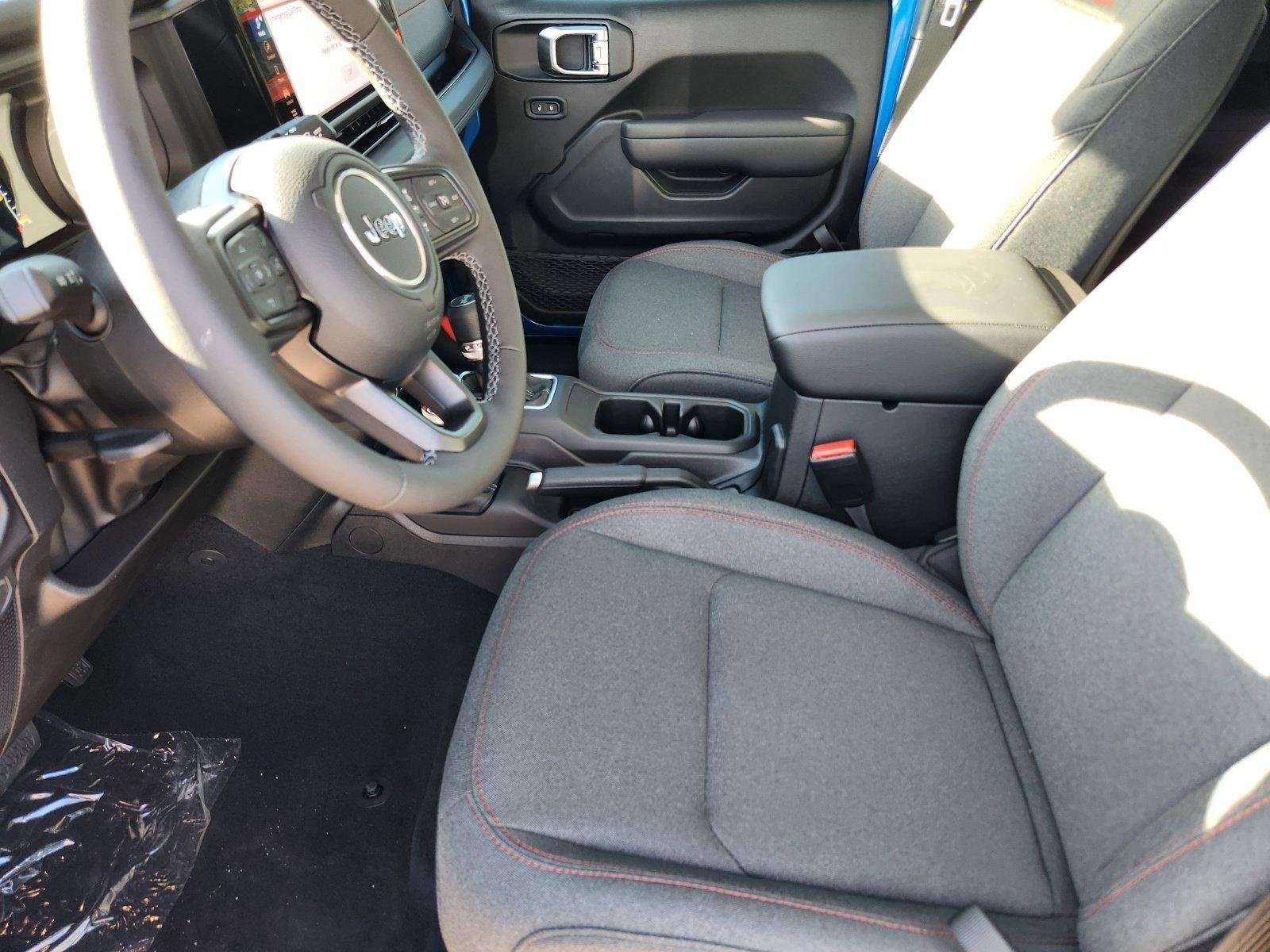 2025 Jeep Wrangler 4-Door Rubicon - Photo 17