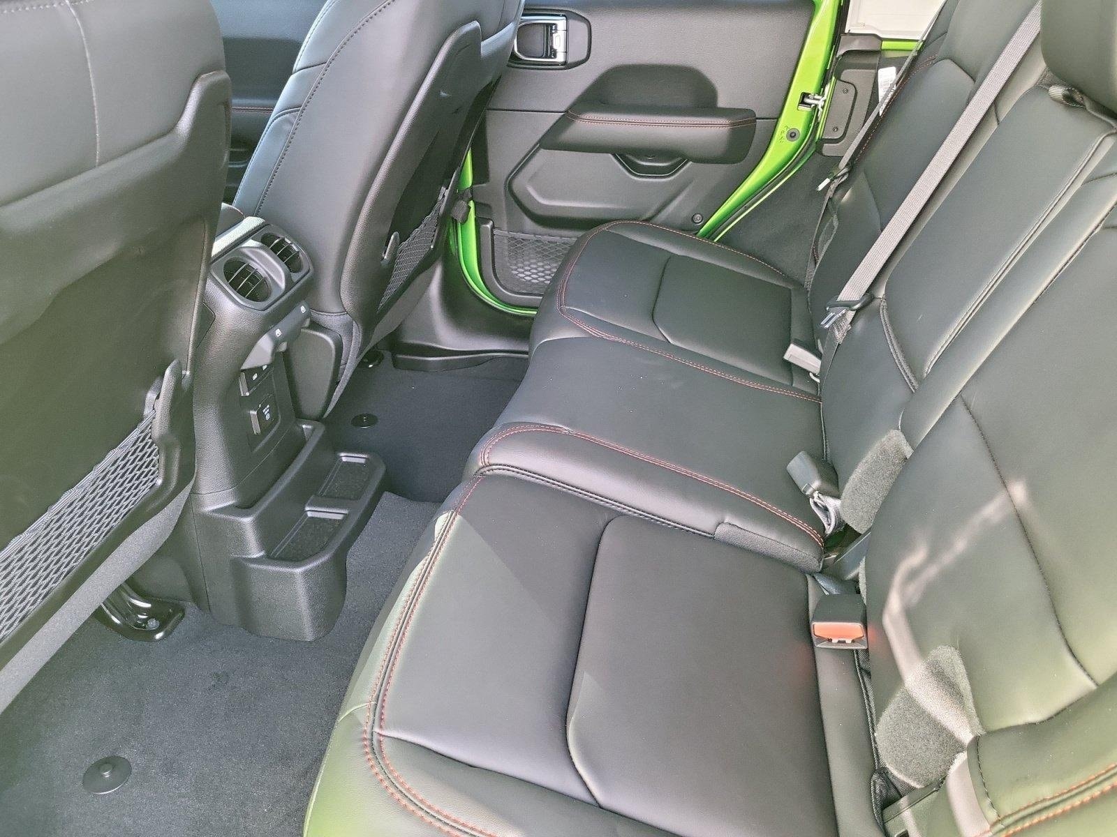 2025 Jeep Wrangler 4-Door Rubicon - Photo 17