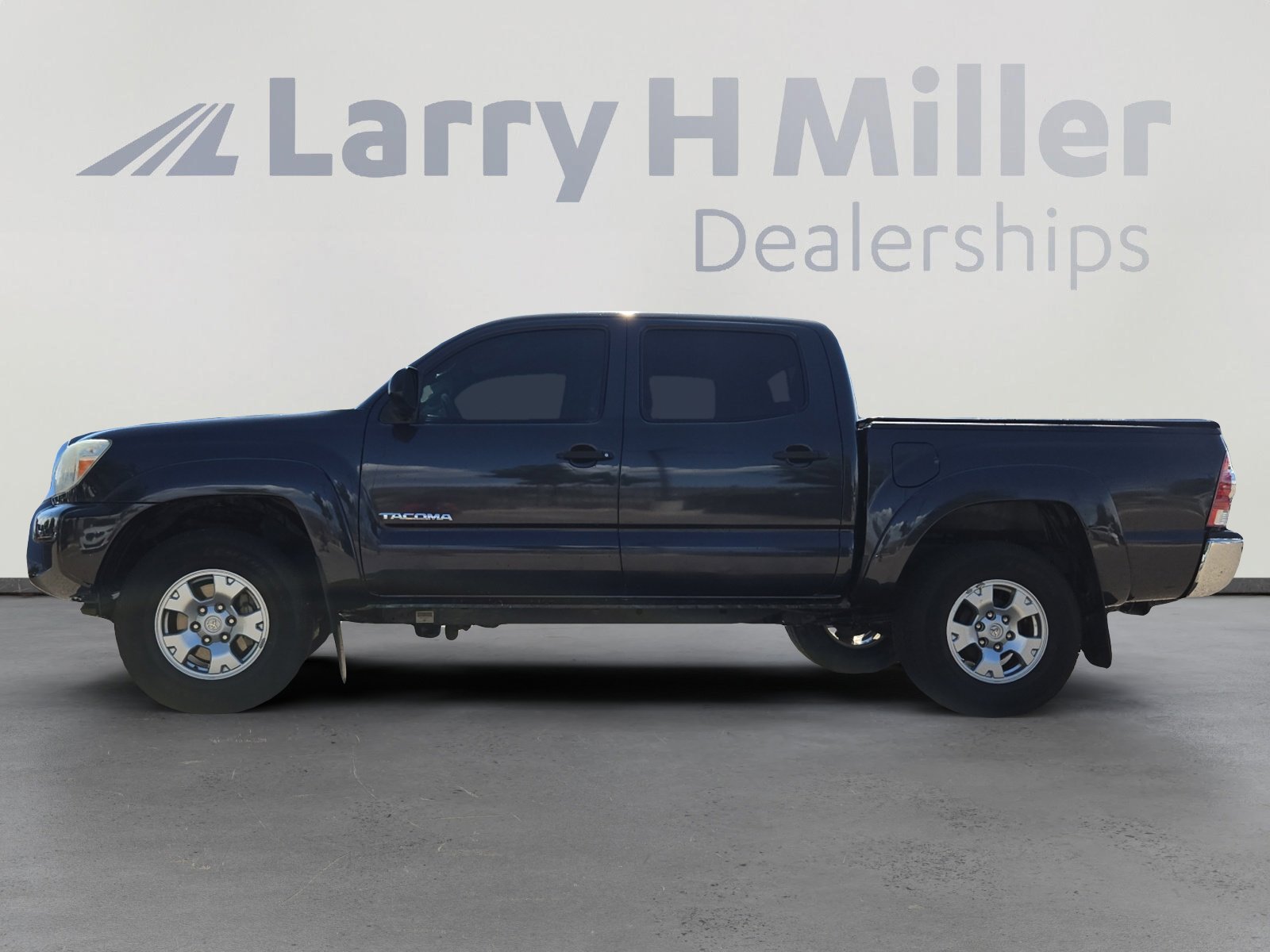 Used 2014 Toyota Tacoma Base with VIN 3TMLU4EN9EM145071 for sale in Albuquerque, NM